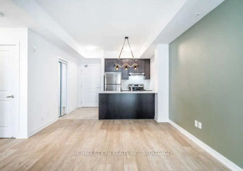 81 Robinson Street, #503