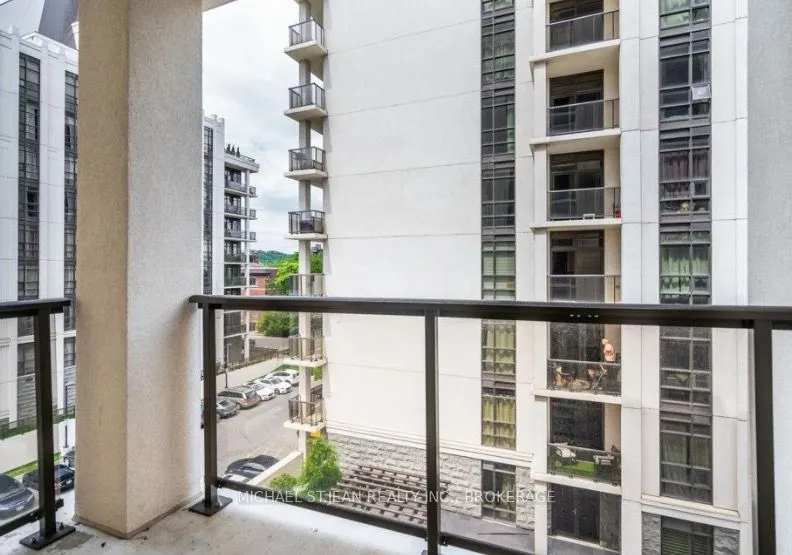 81 Robinson Street, #503