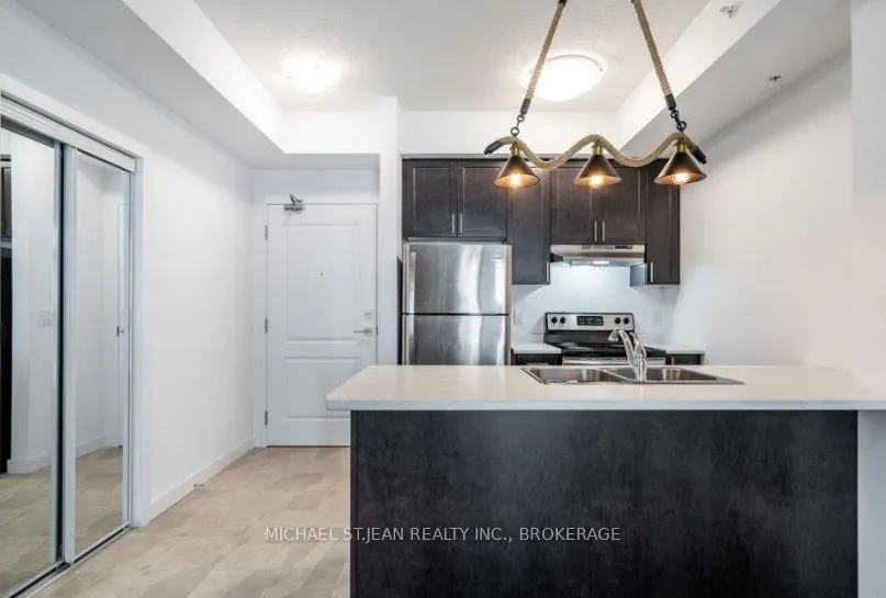 81 Robinson Street, #503