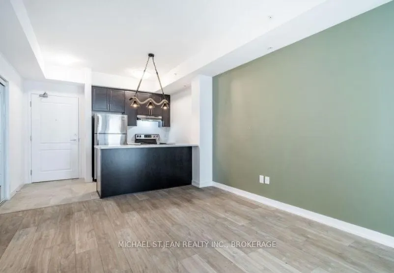 81 Robinson Street, #503
