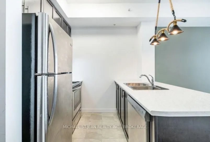 81 Robinson Street, #503