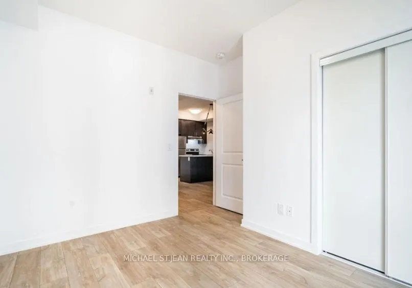 81 Robinson Street, #503