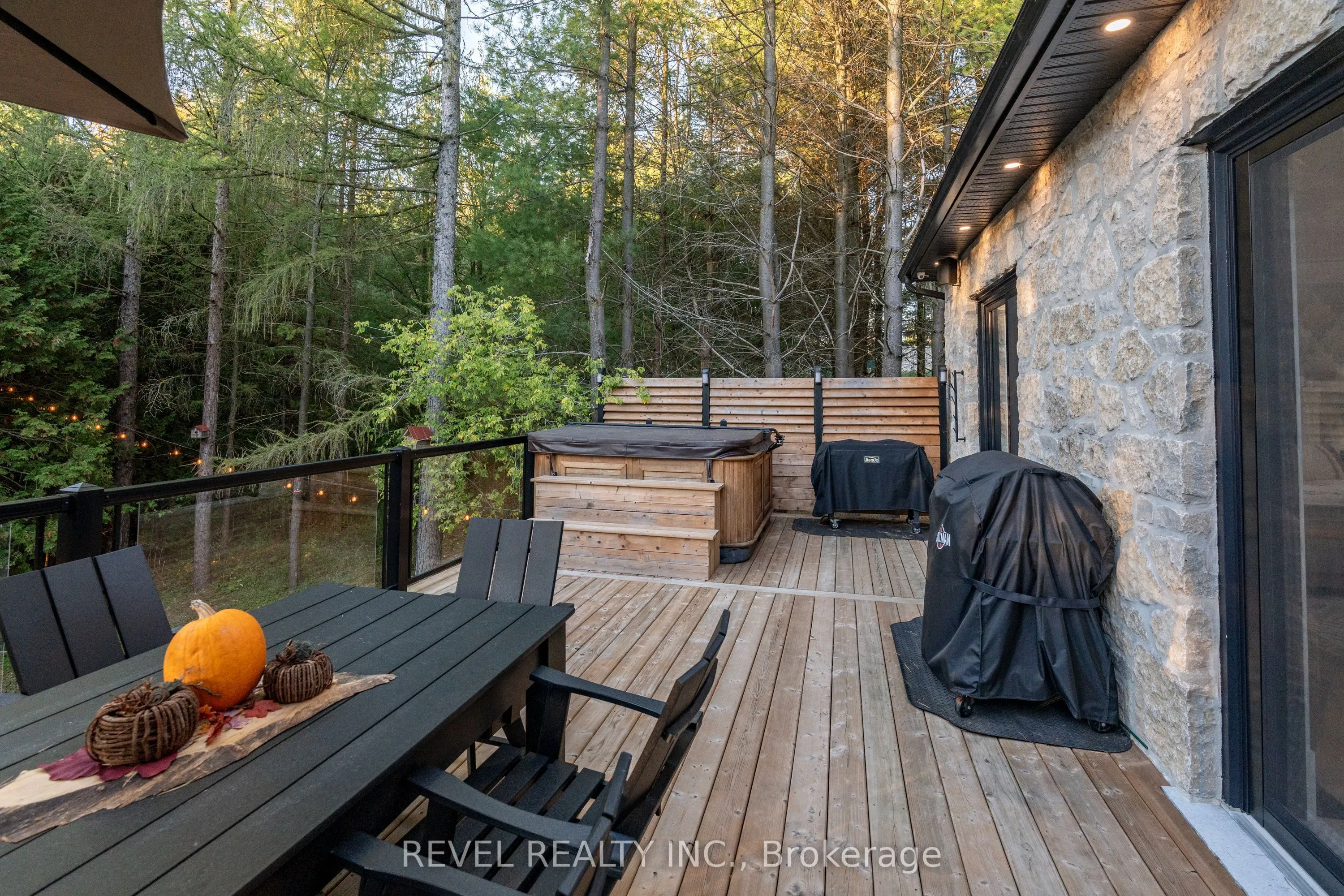 7404 Wellington Road