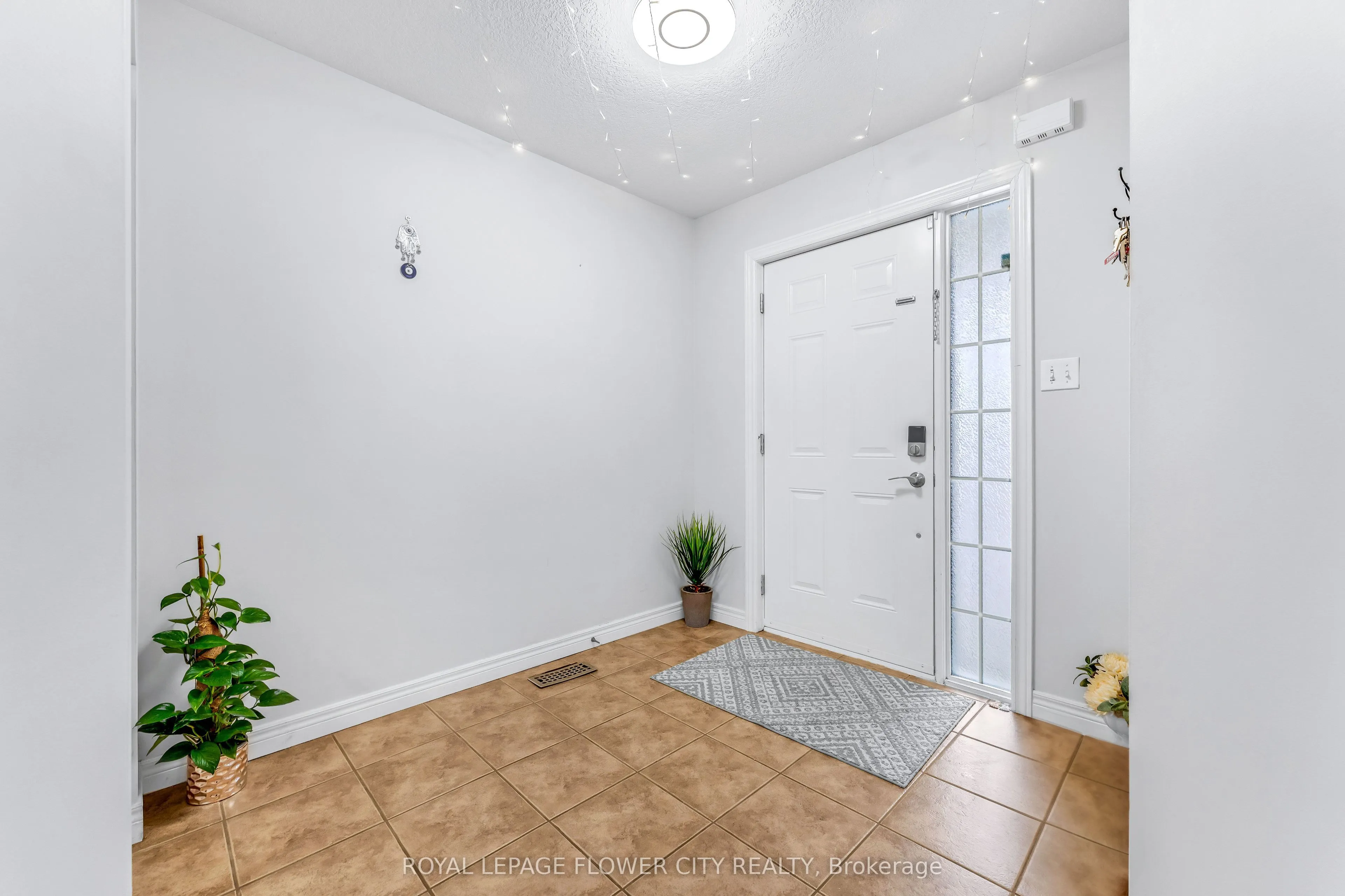 369 Thomas Slee Drive