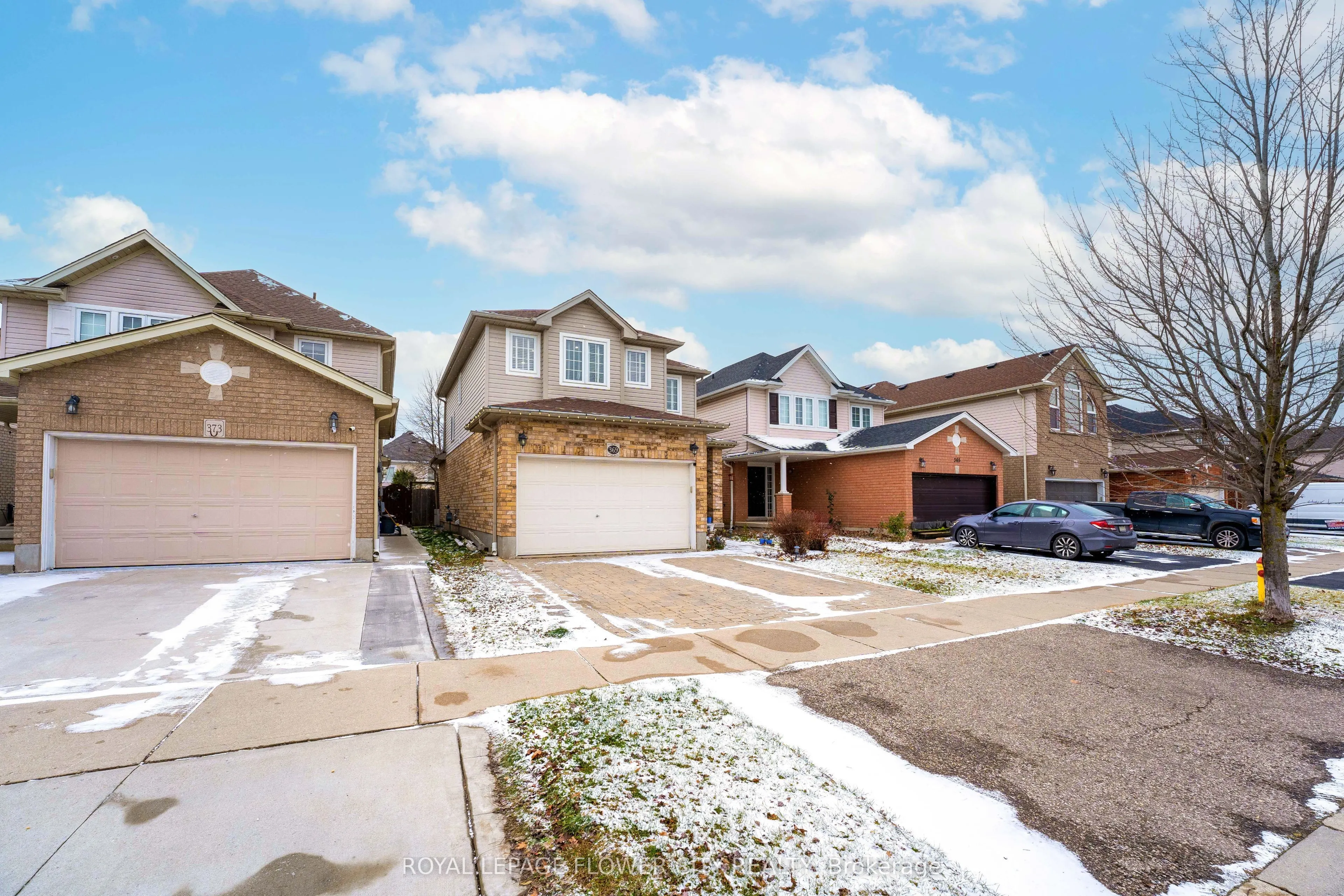 369 Thomas Slee Drive