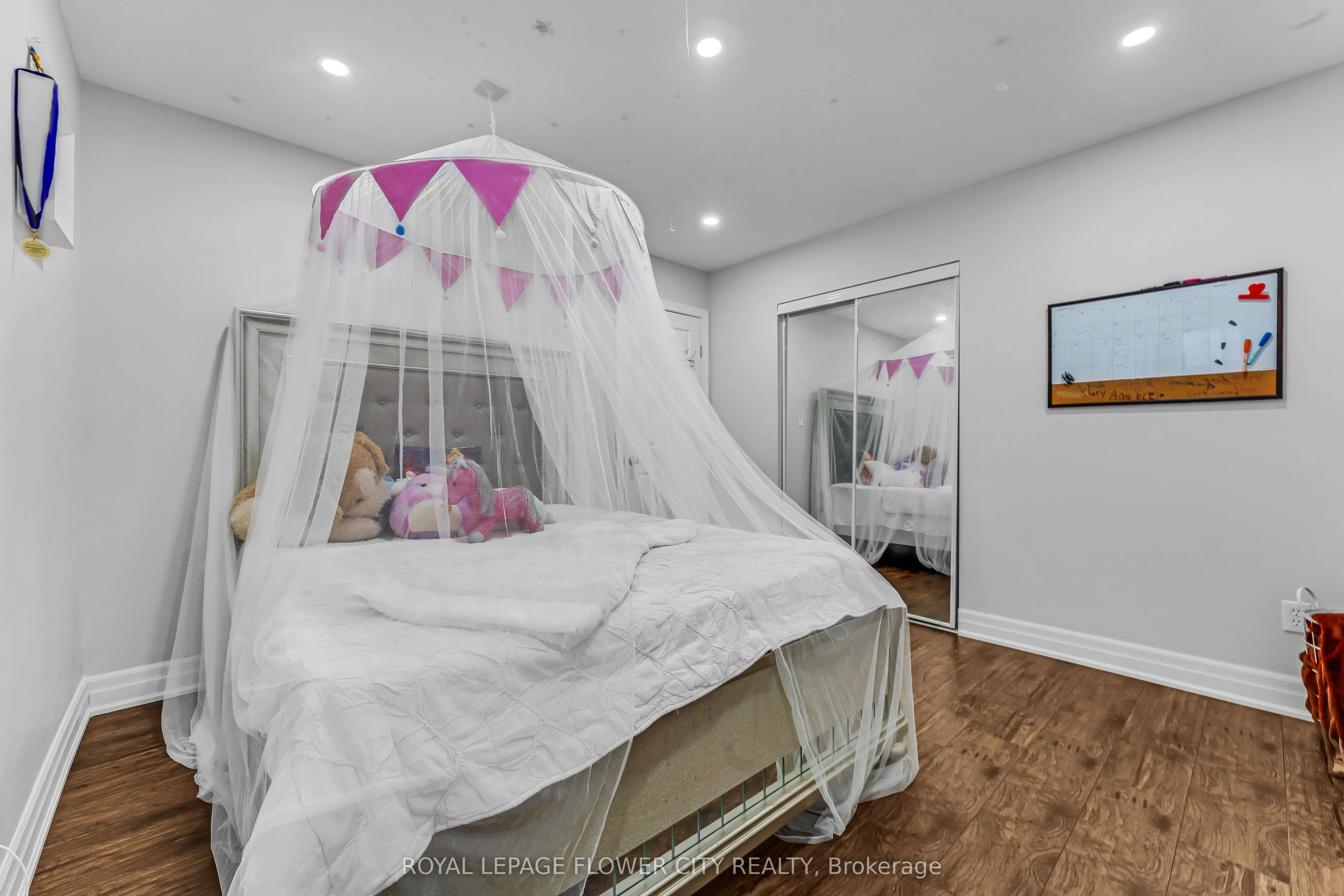 369 Thomas Slee Drive