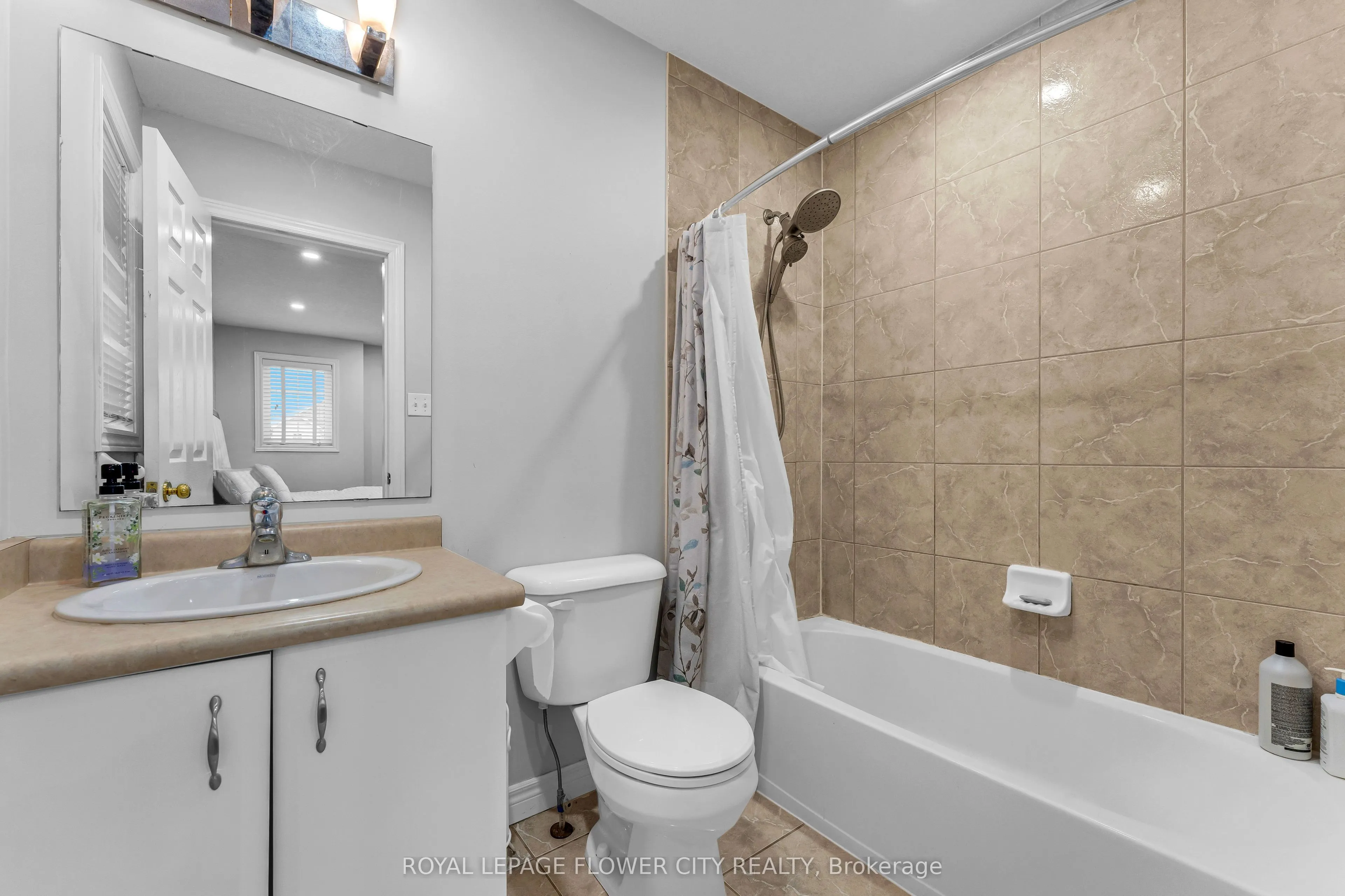 369 Thomas Slee Drive