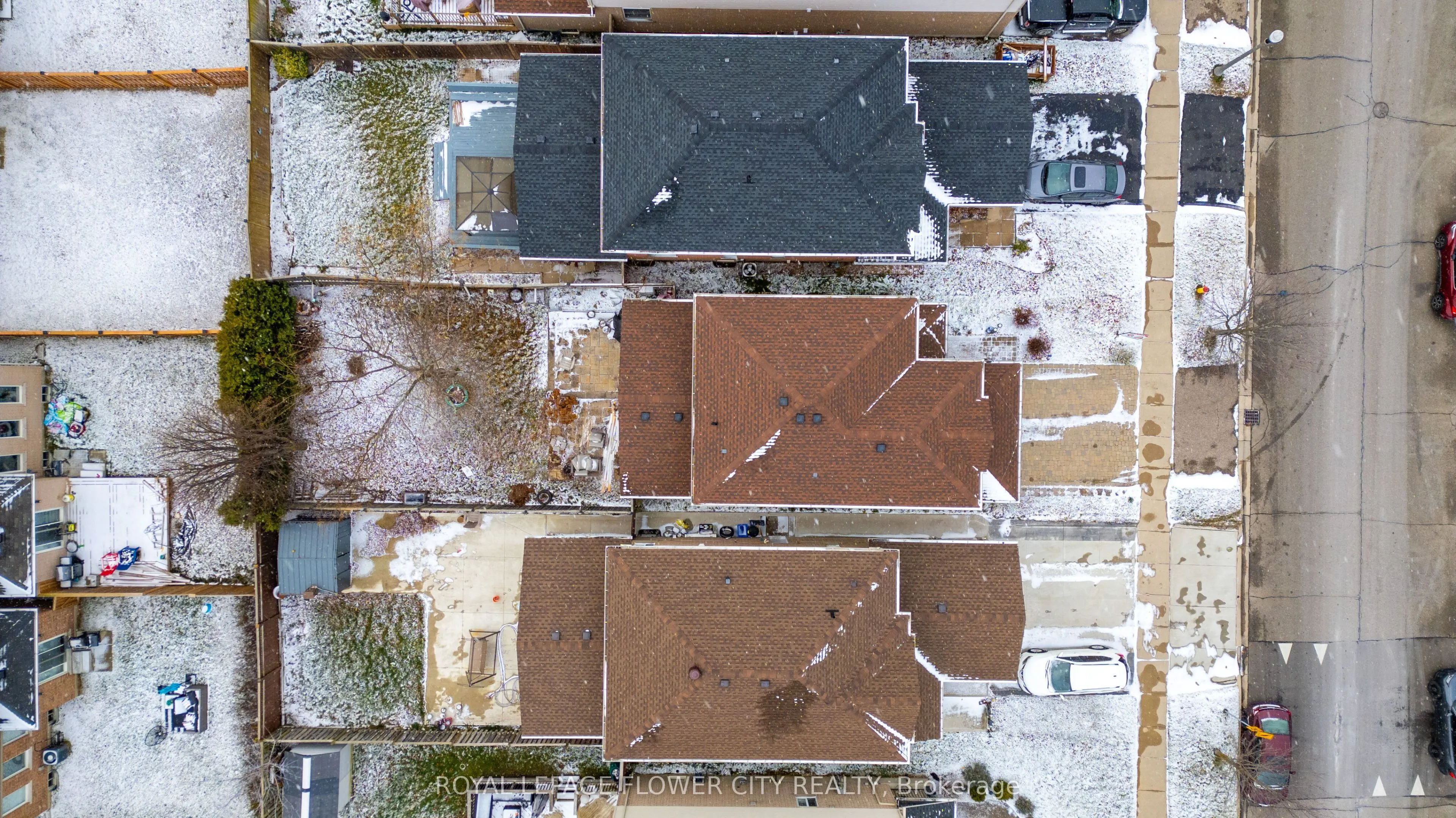 369 Thomas Slee Drive