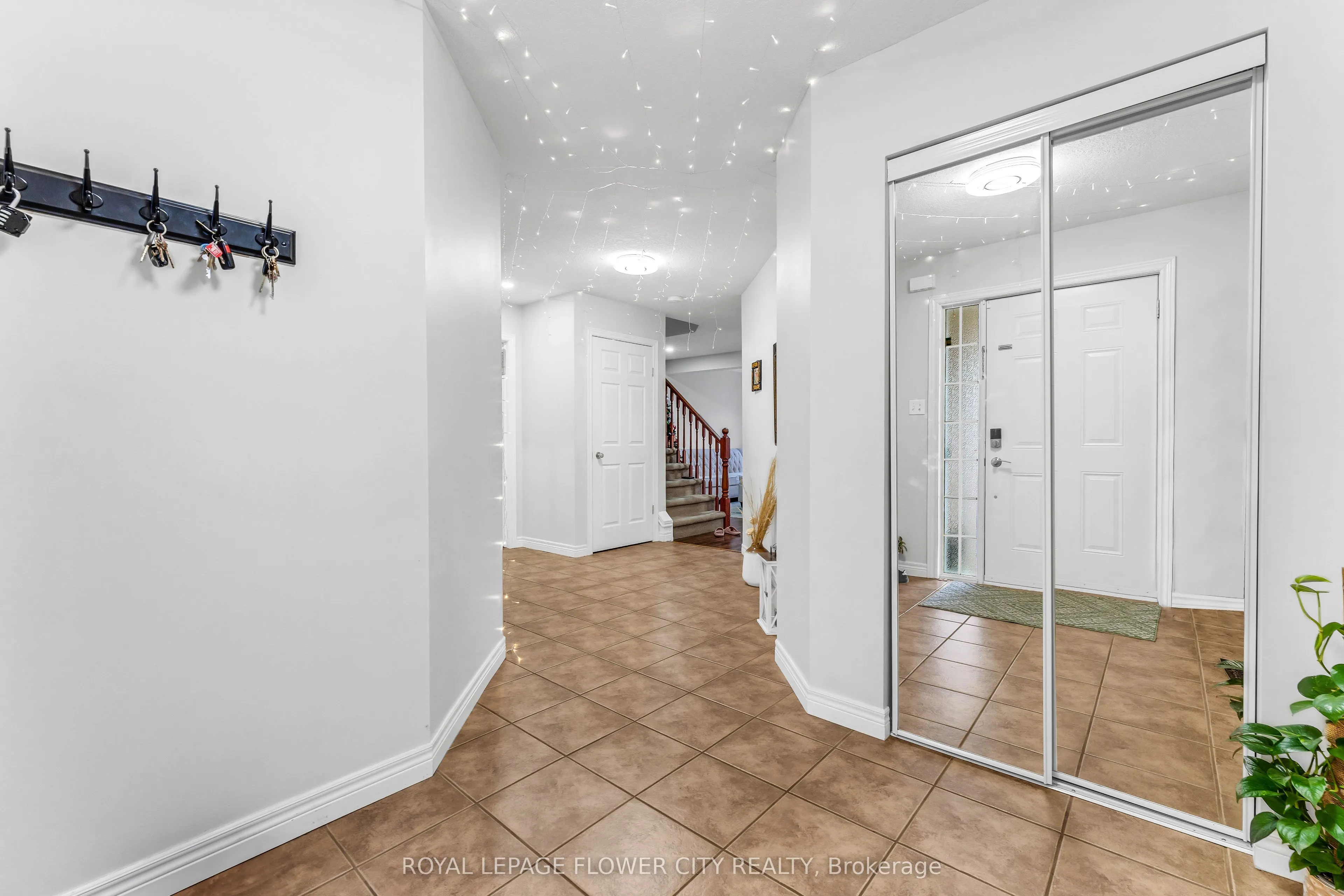 369 Thomas Slee Drive