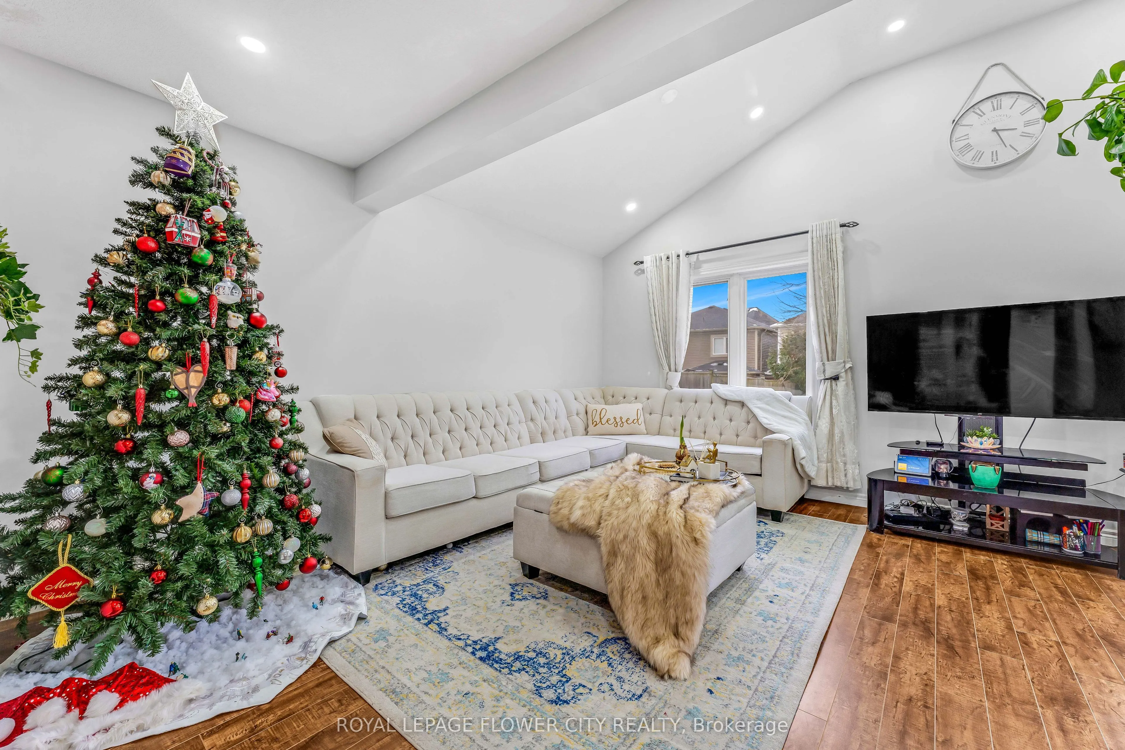 369 Thomas Slee Drive