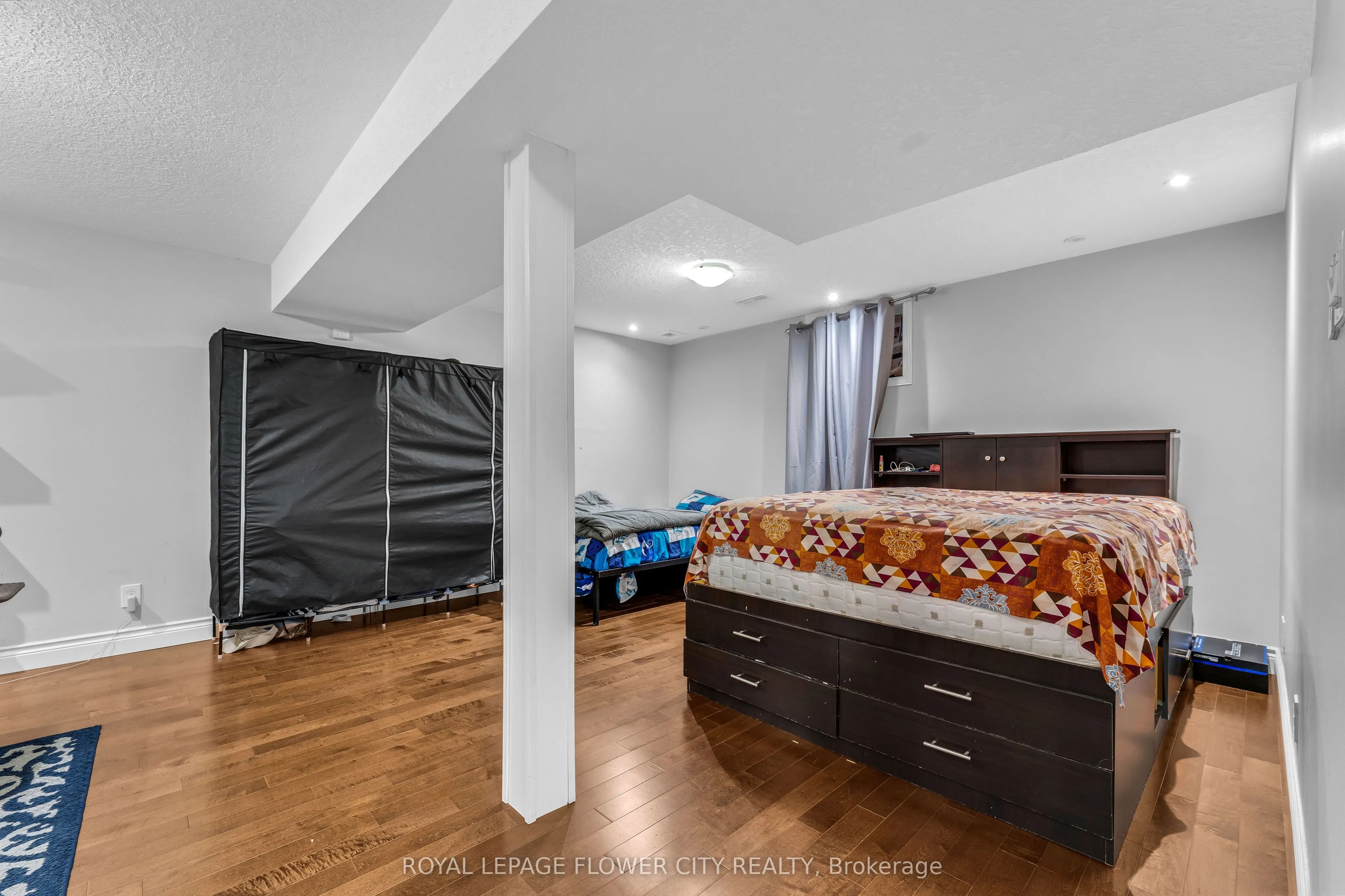 369 Thomas Slee Drive