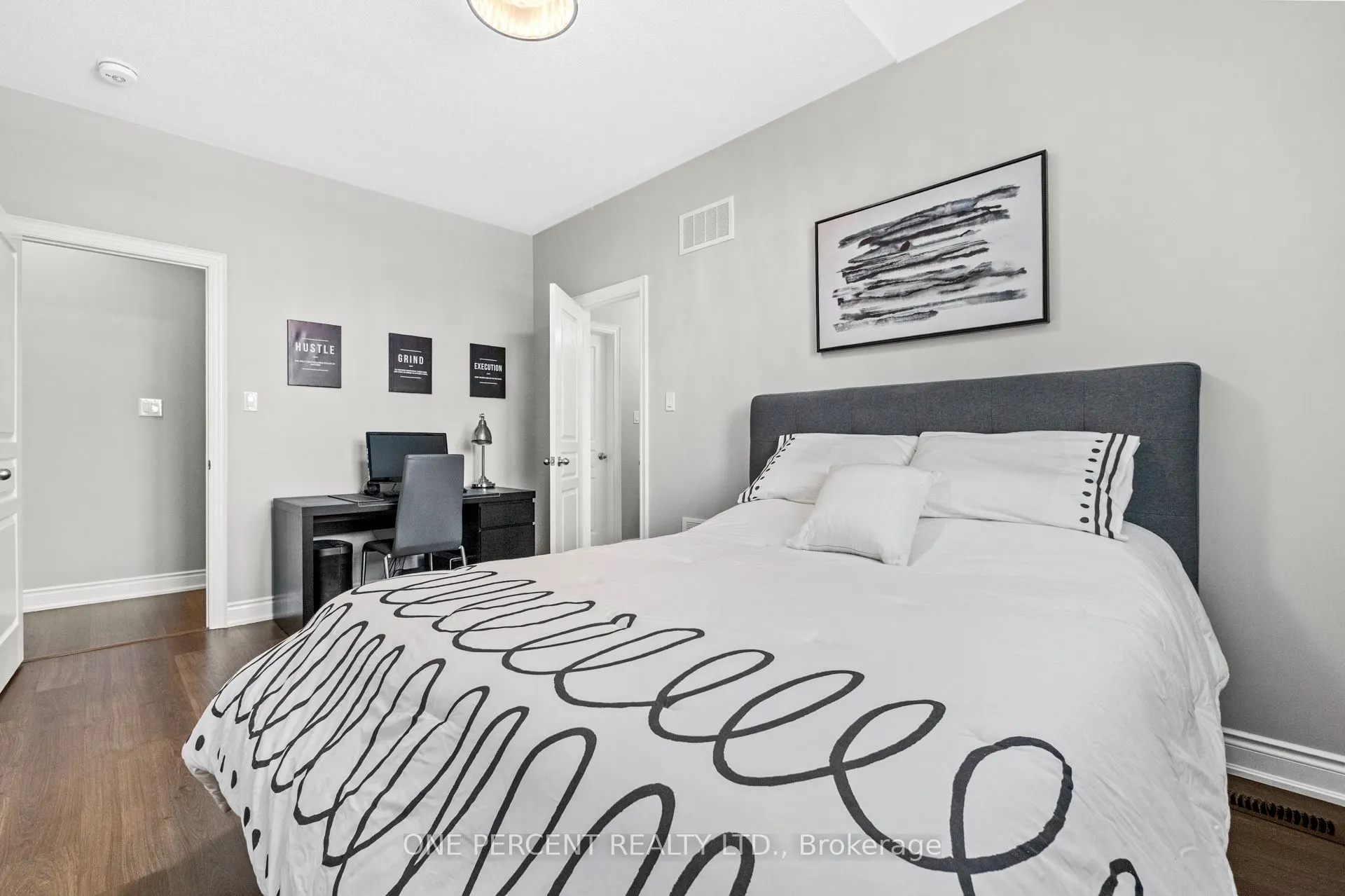 107 Avanti Crescent
