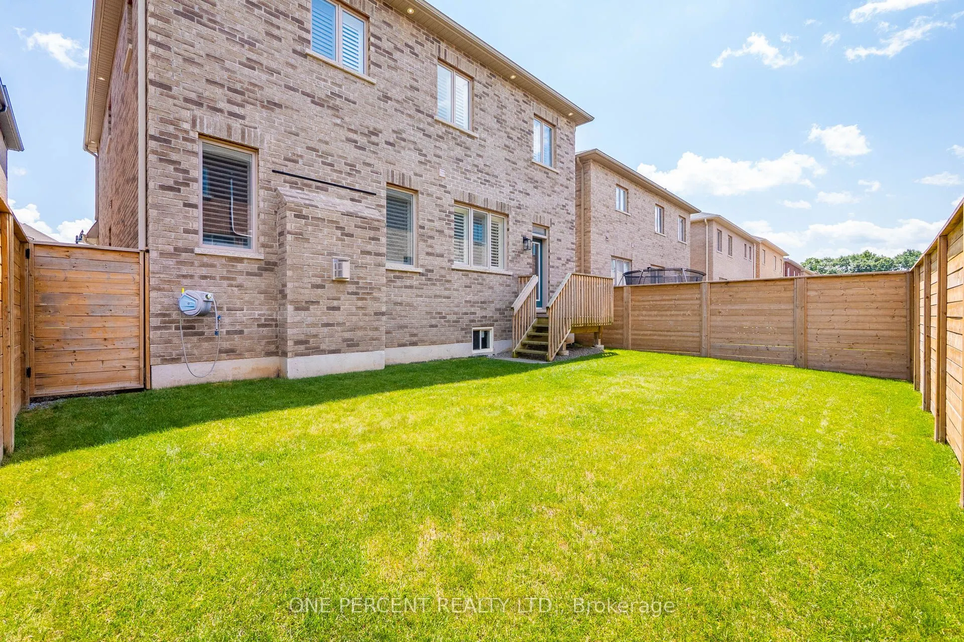 107 Avanti Crescent