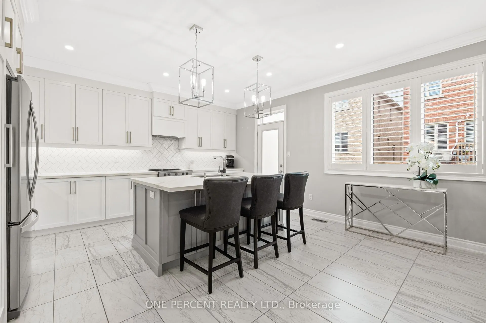 107 Avanti Crescent