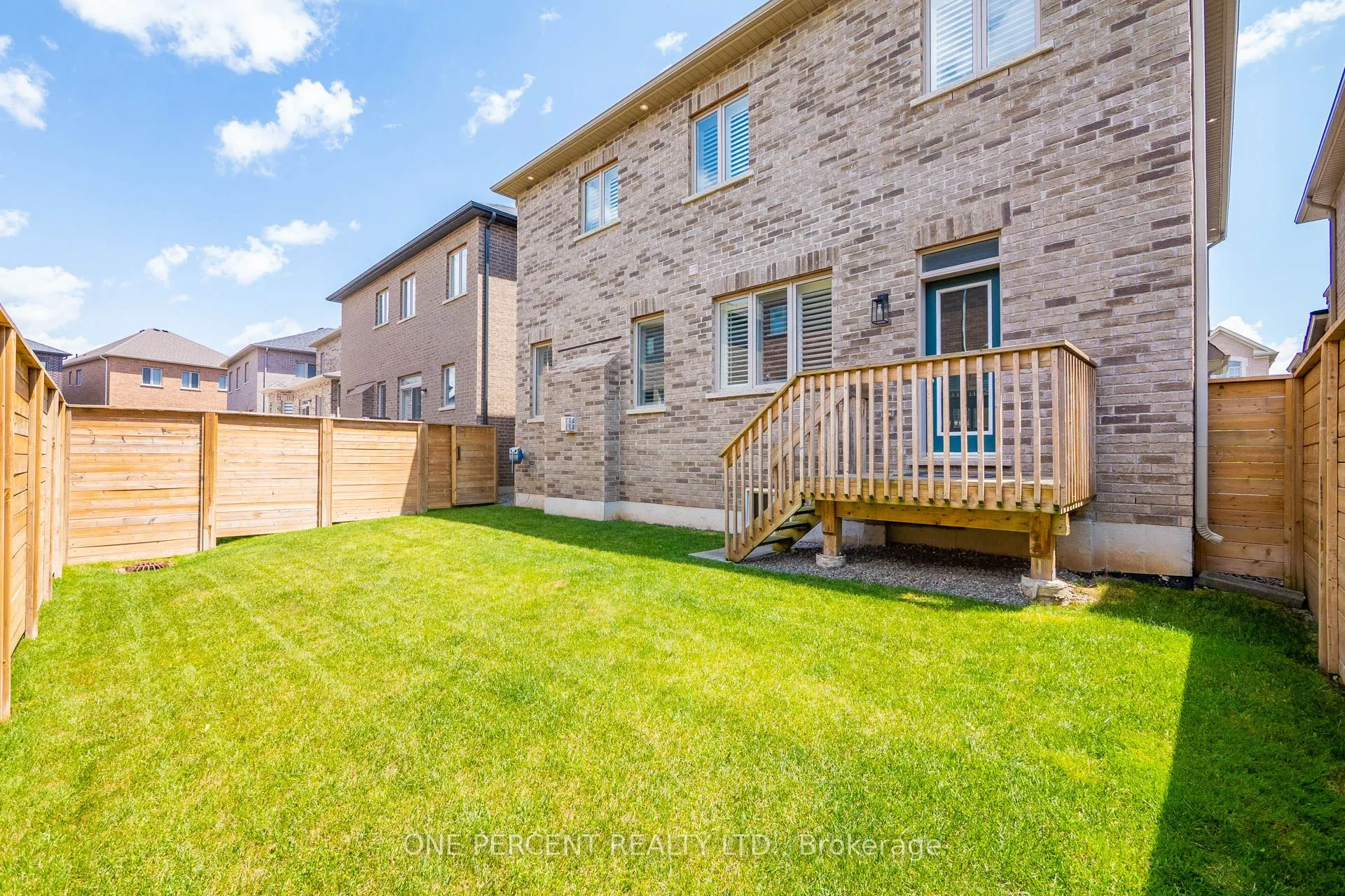 107 Avanti Crescent