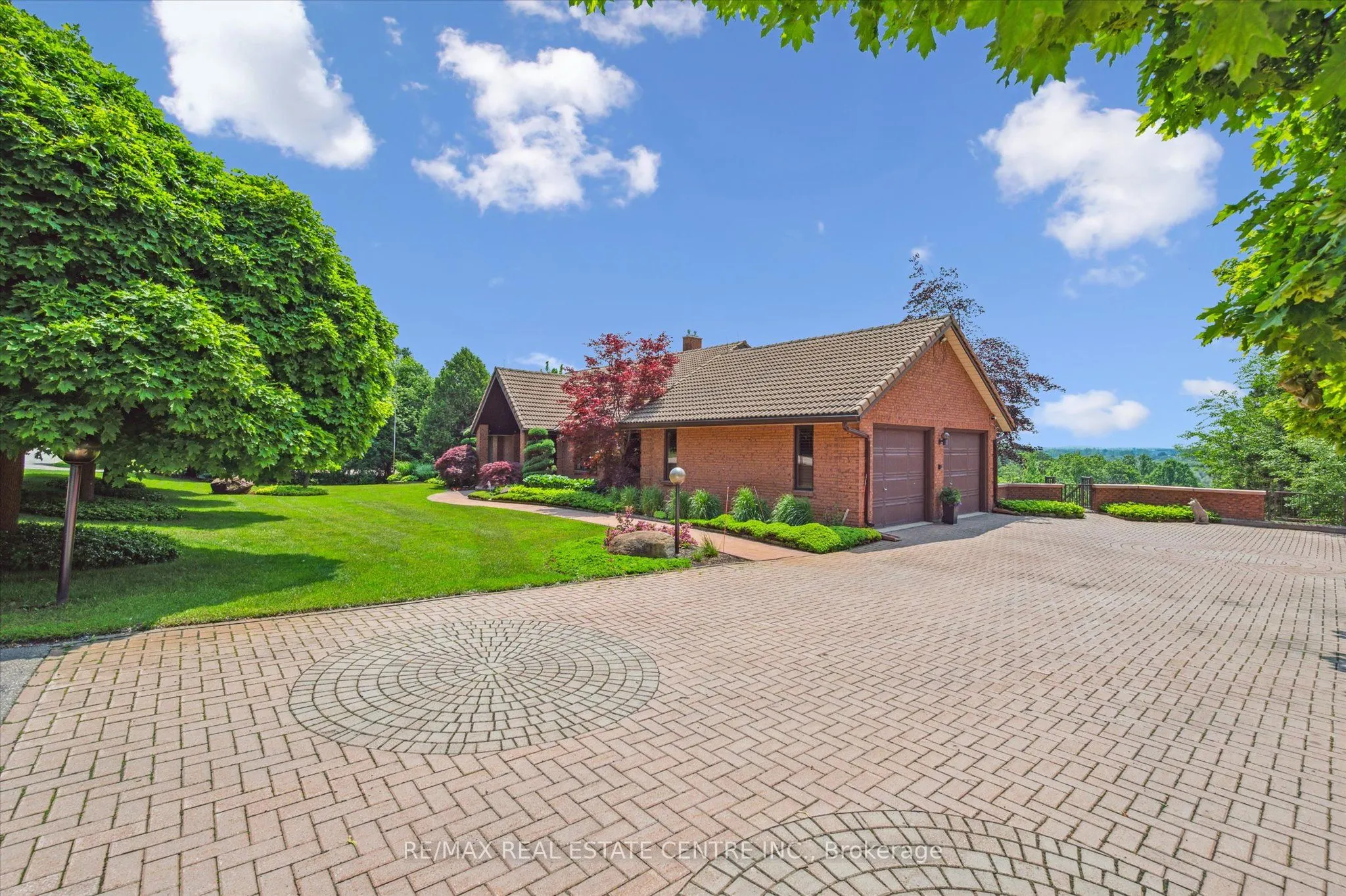 211 Edgehill Drive