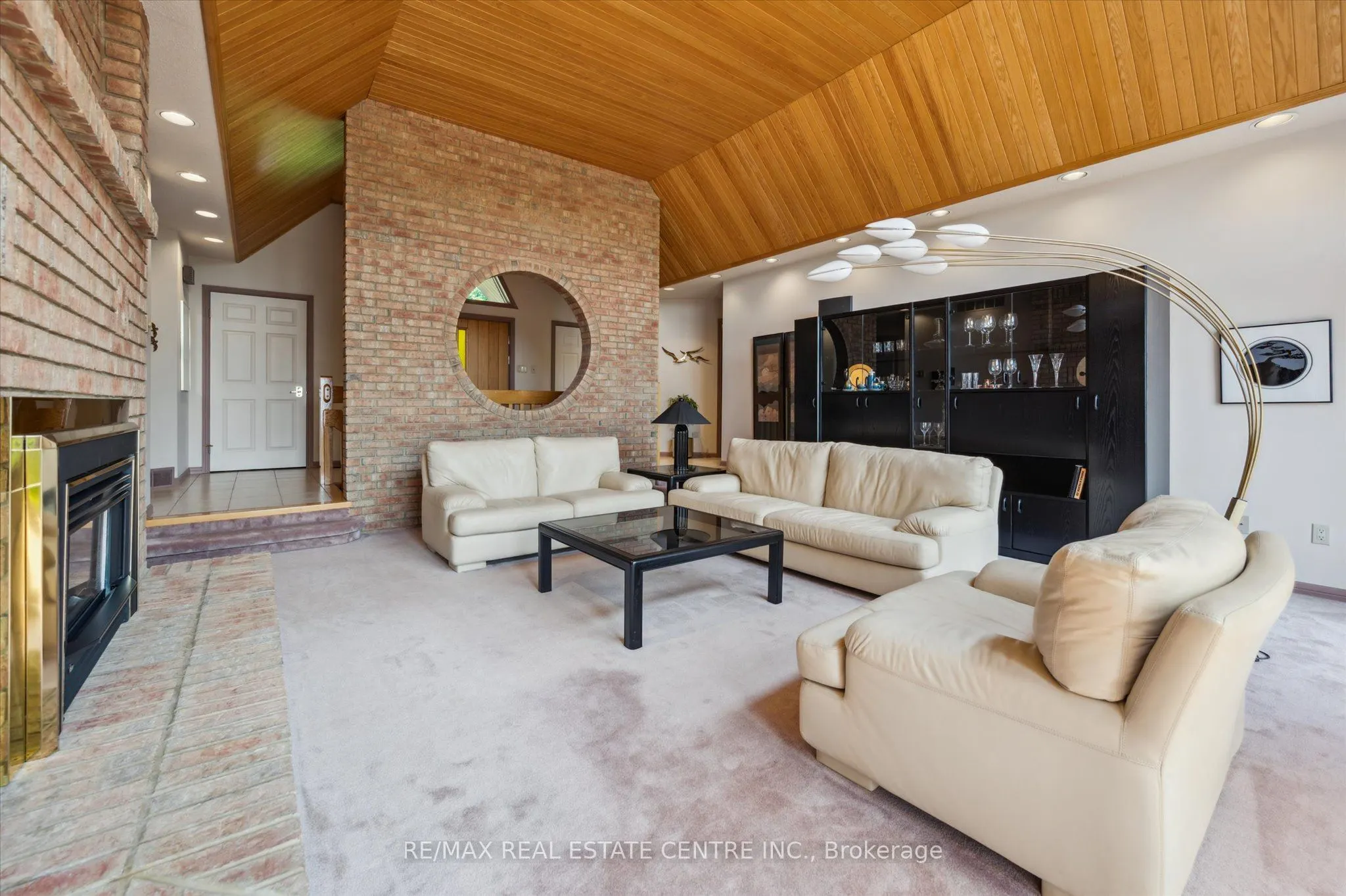 211 Edgehill Drive