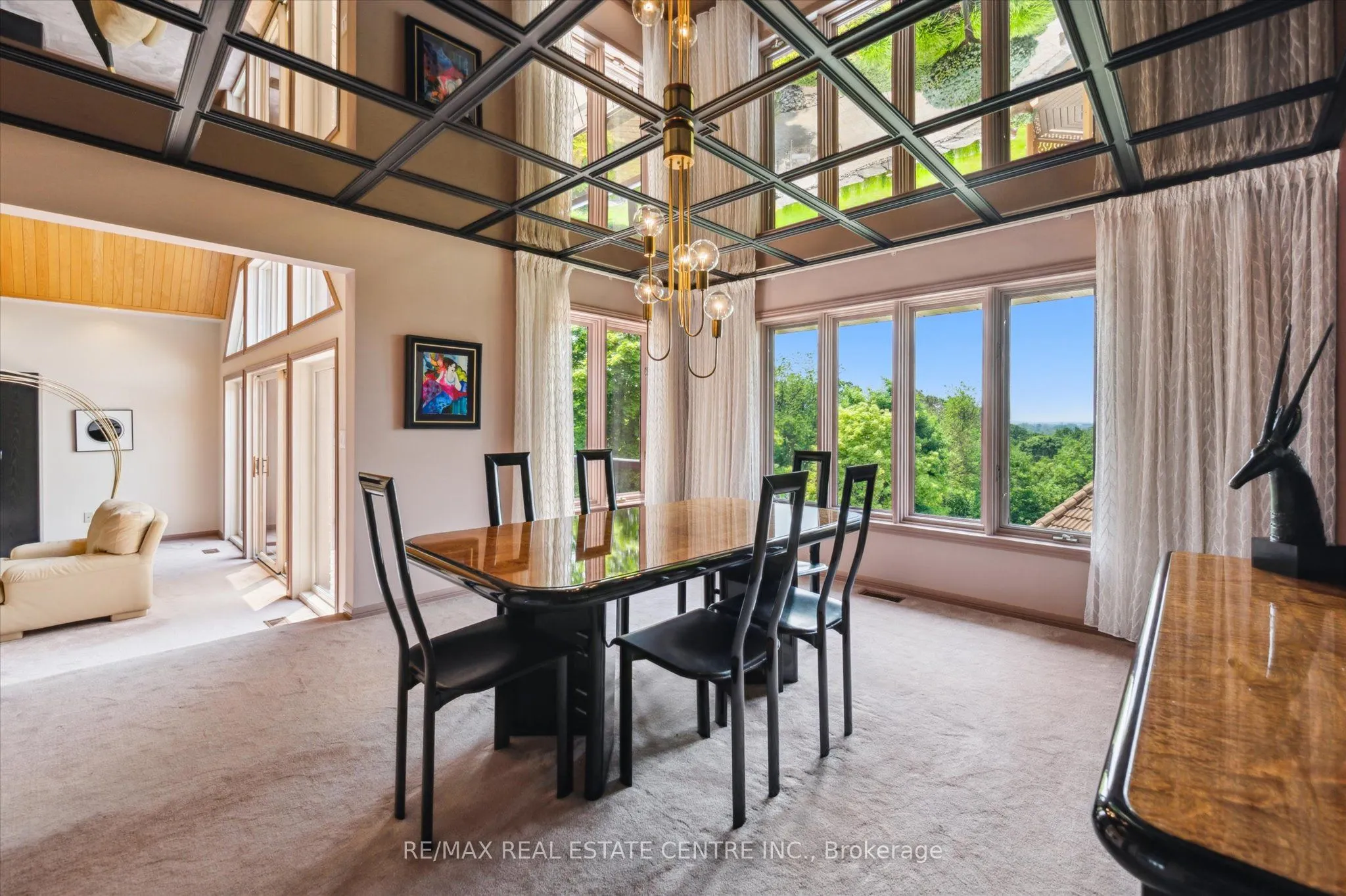 211 Edgehill Drive