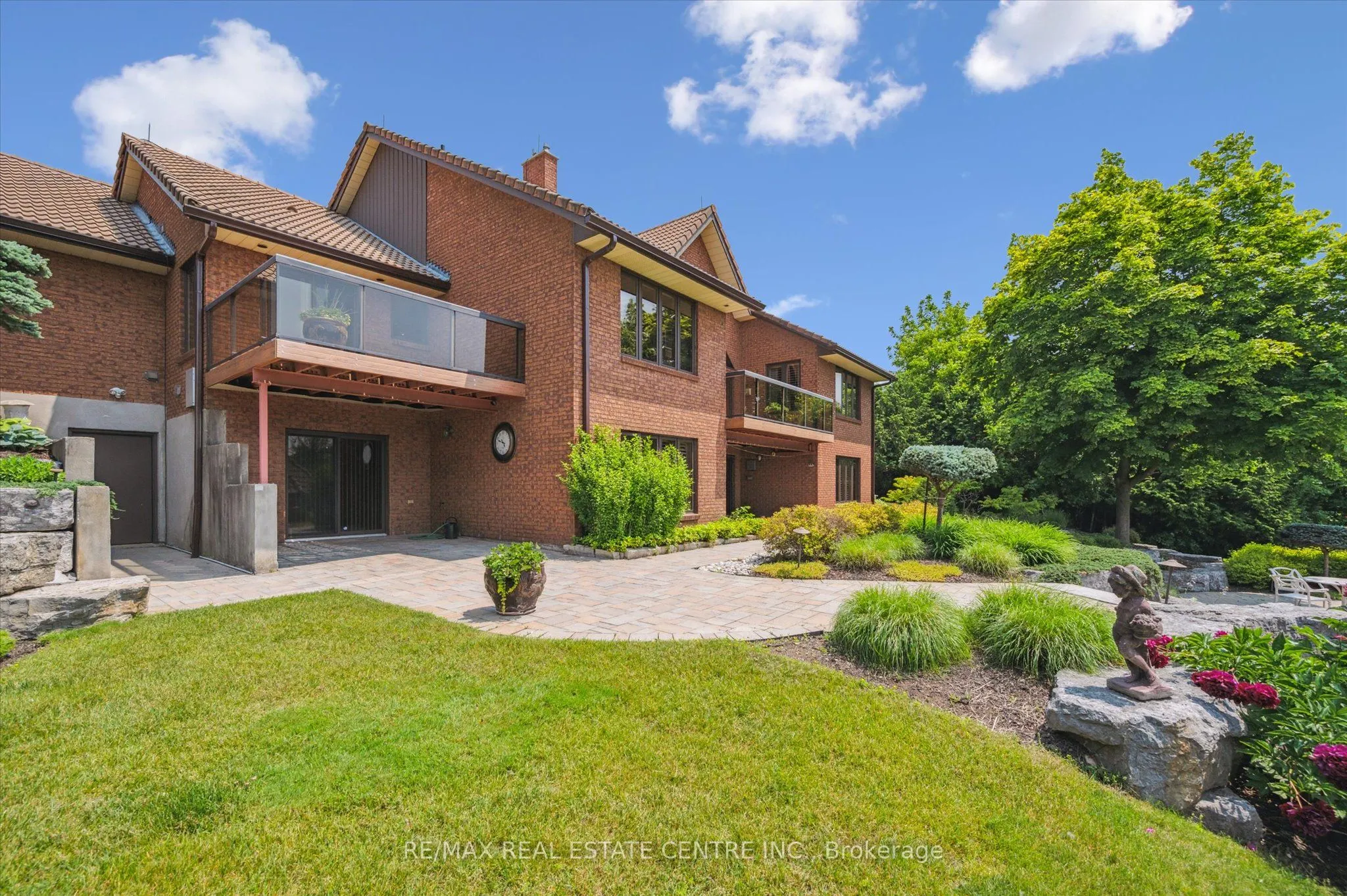 211 Edgehill Drive