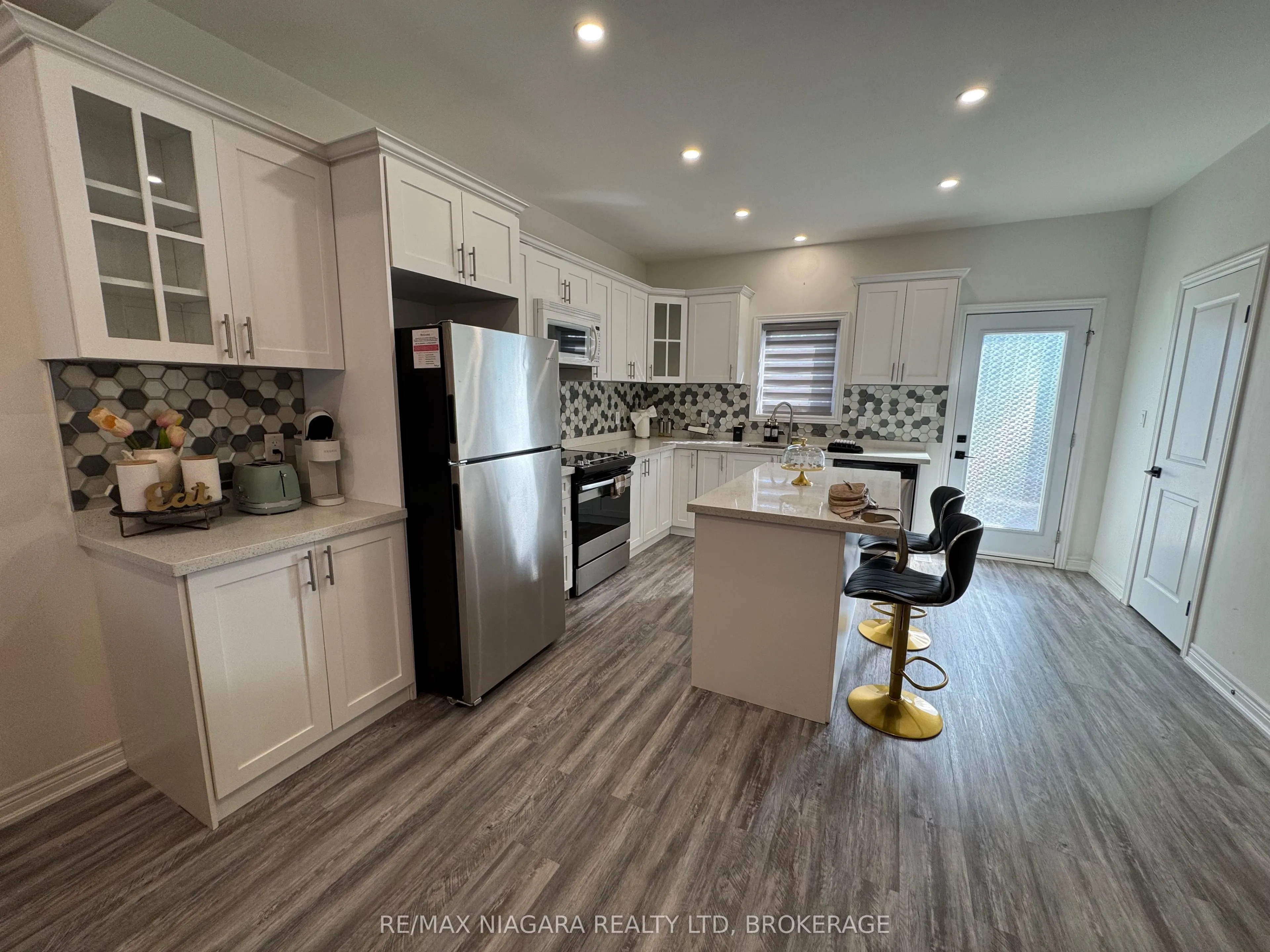 8196 MCLEOD Road, #2 UPPER