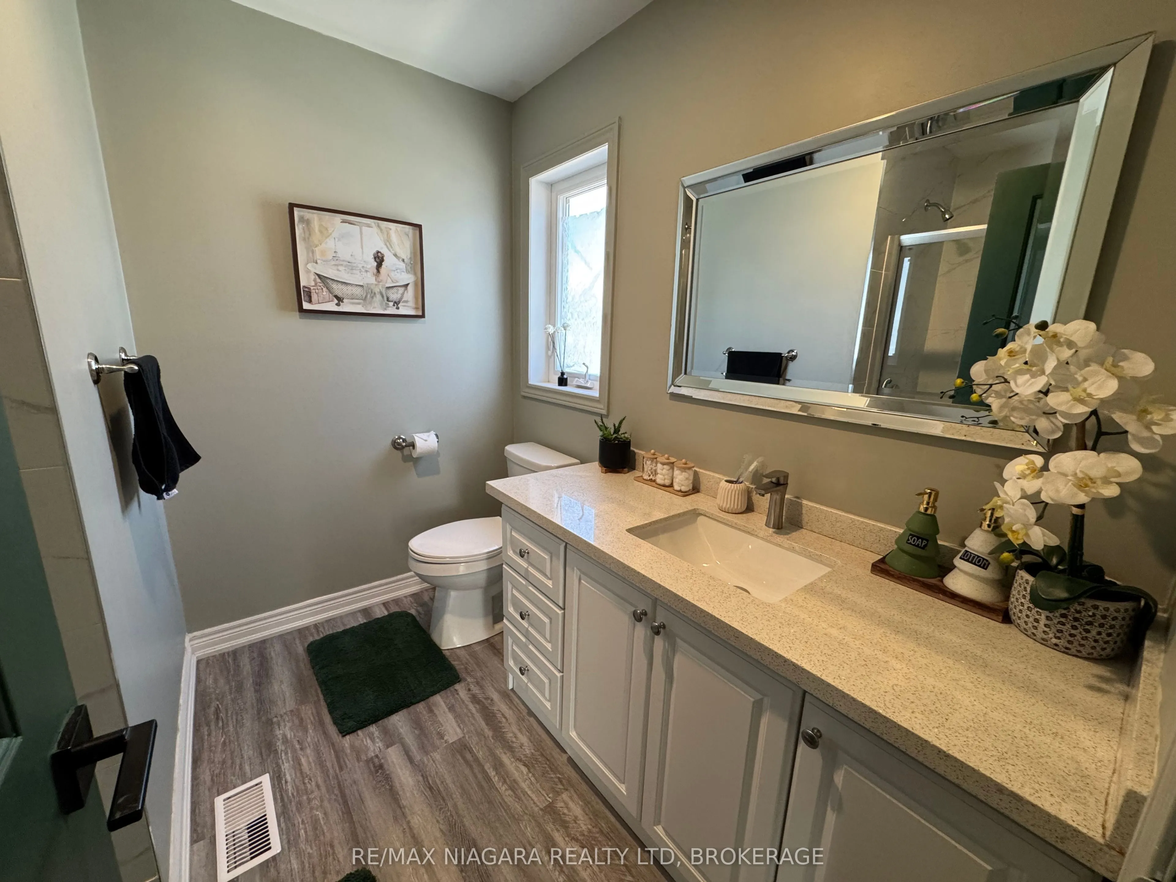 8196 MCLEOD Road, #2 UPPER