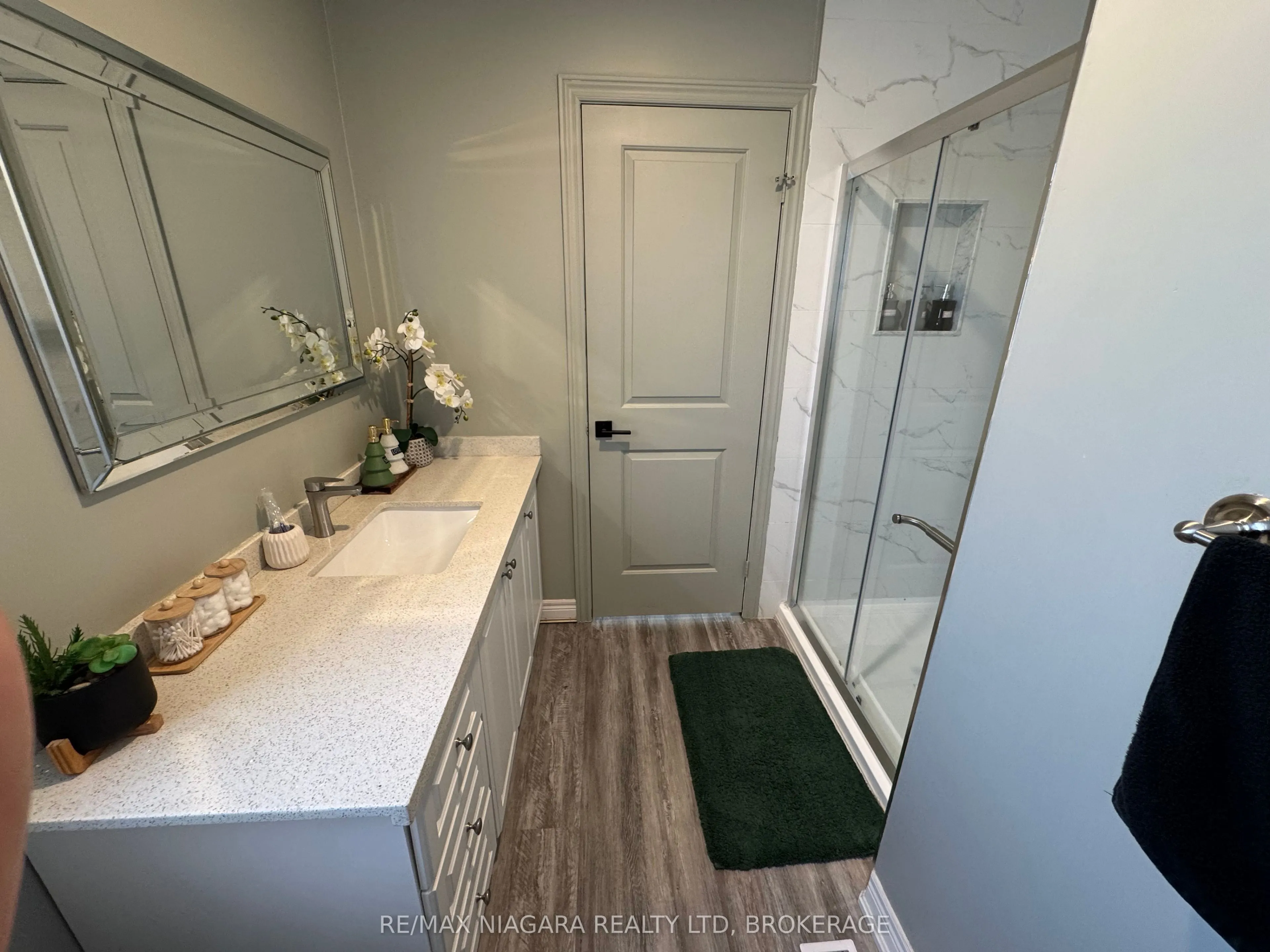 8196 MCLEOD Road, #2 UPPER