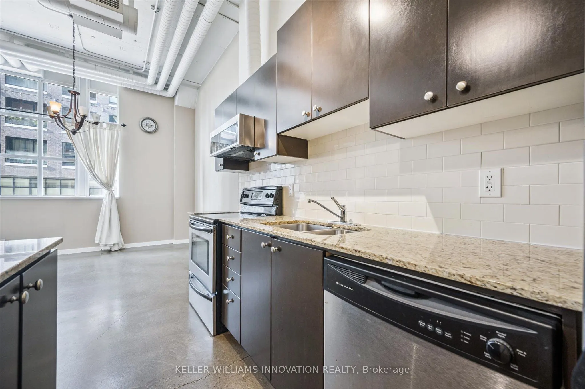 410 King Street W, #116