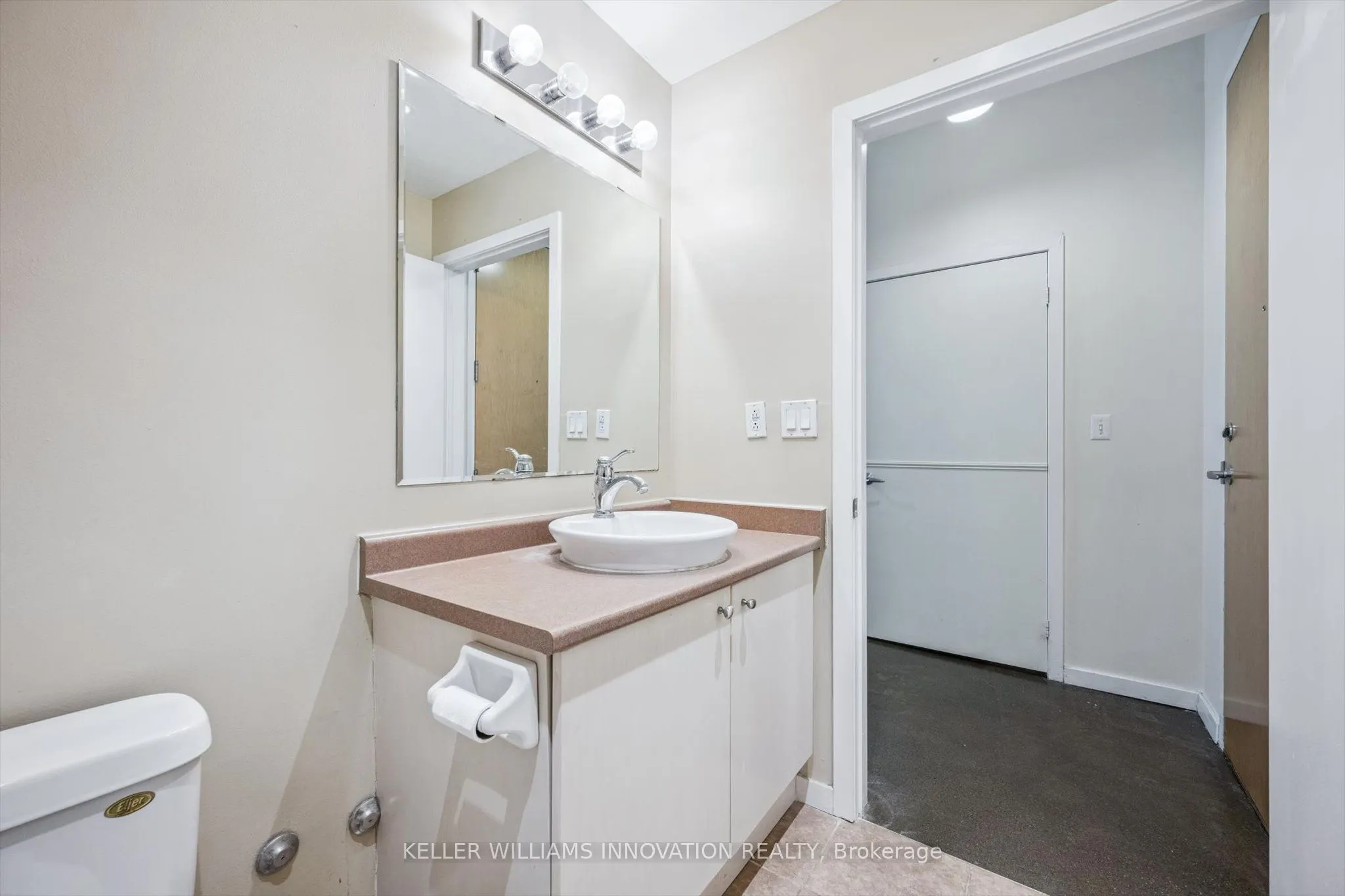 410 King Street W, #116