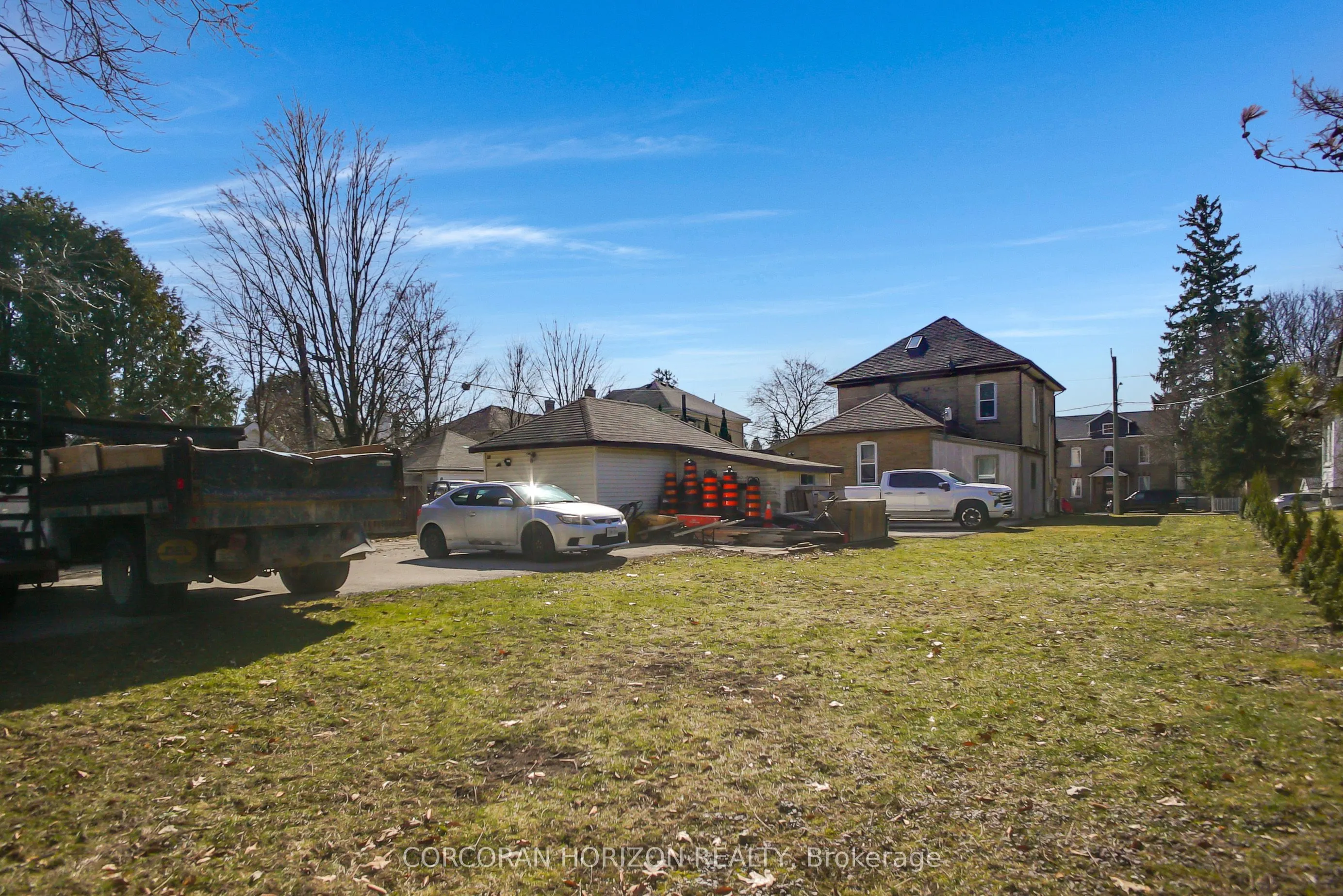 17 Shaw Avenue W
