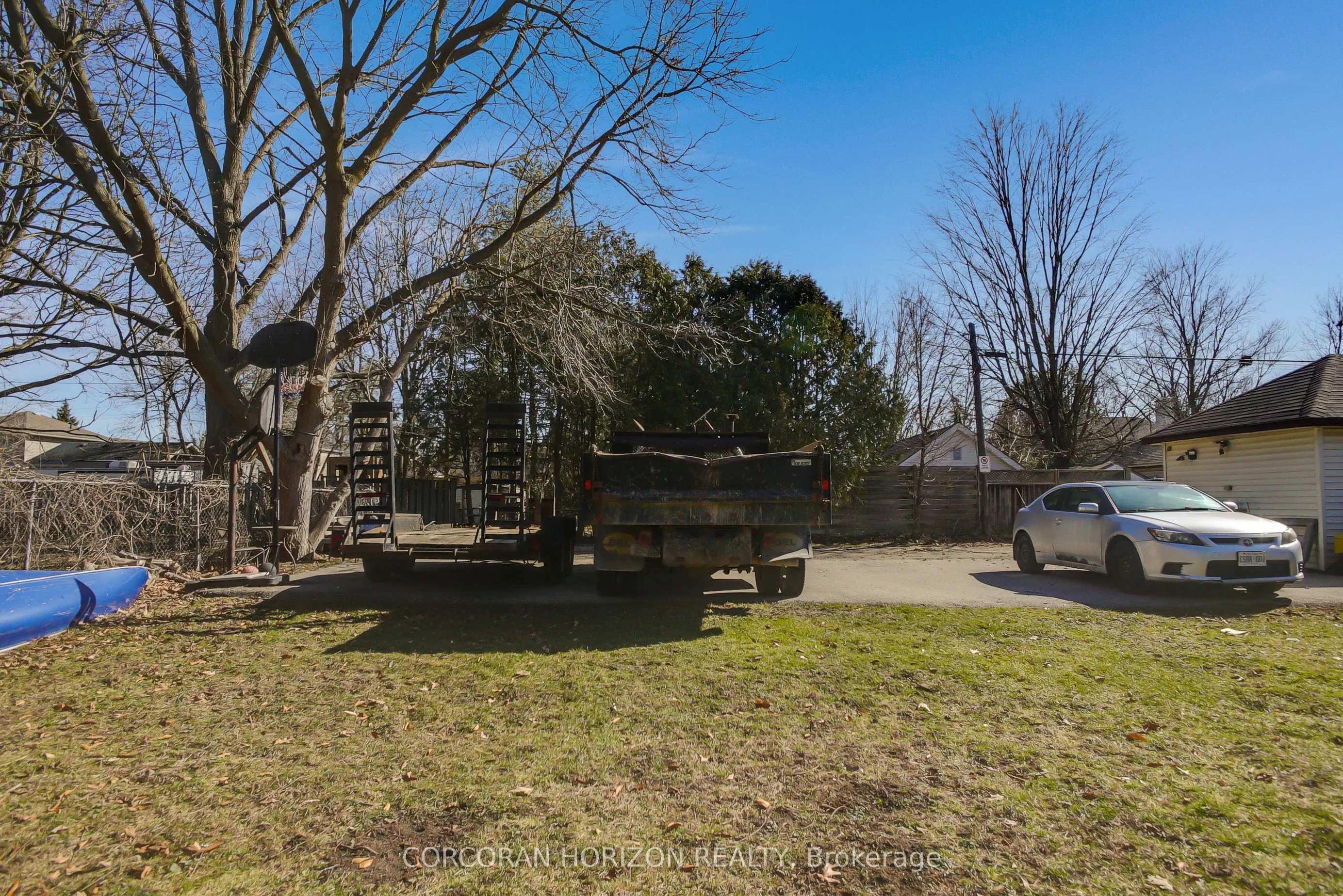 17 Shaw Avenue W