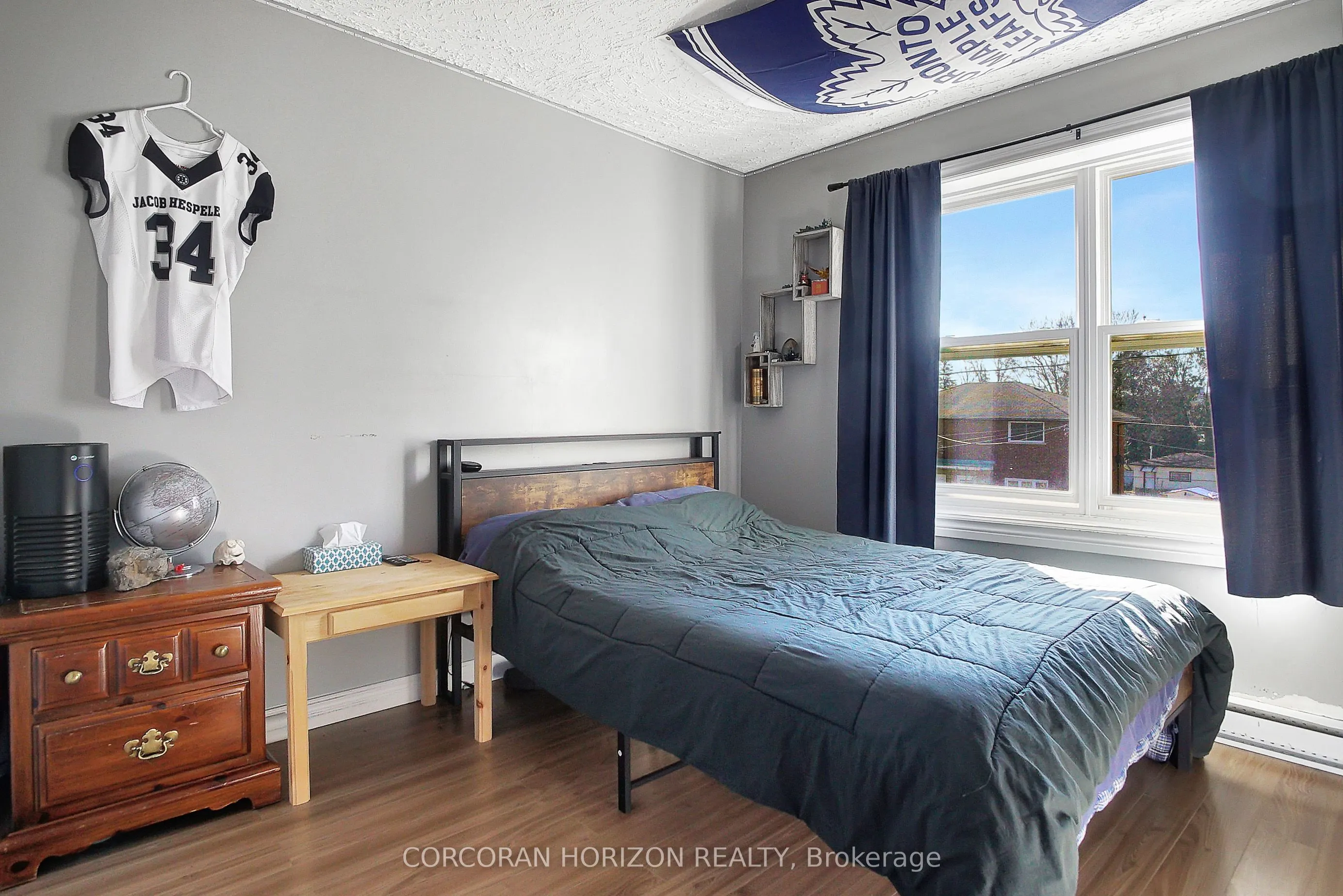 17 Shaw Avenue W