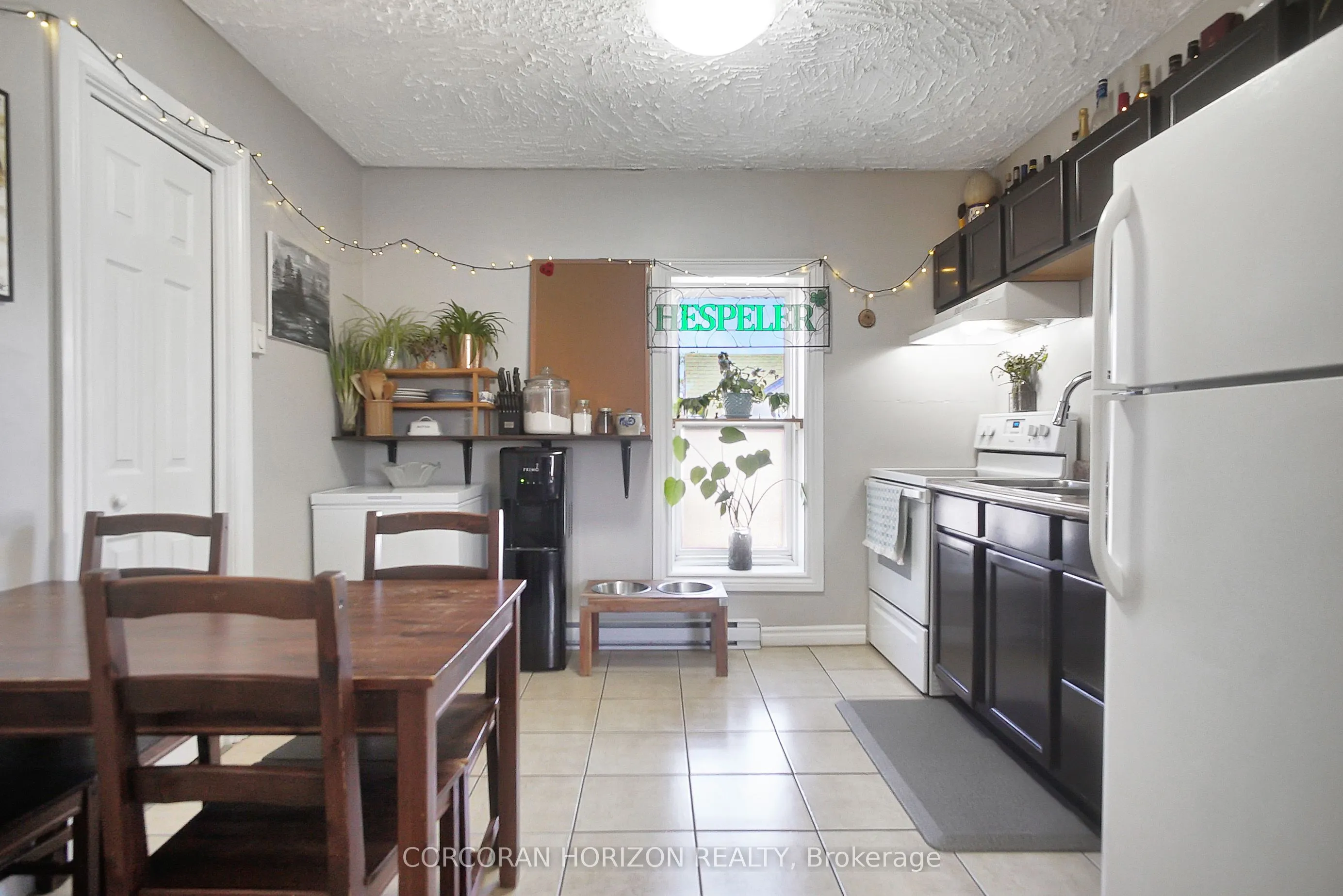 17 Shaw Avenue W