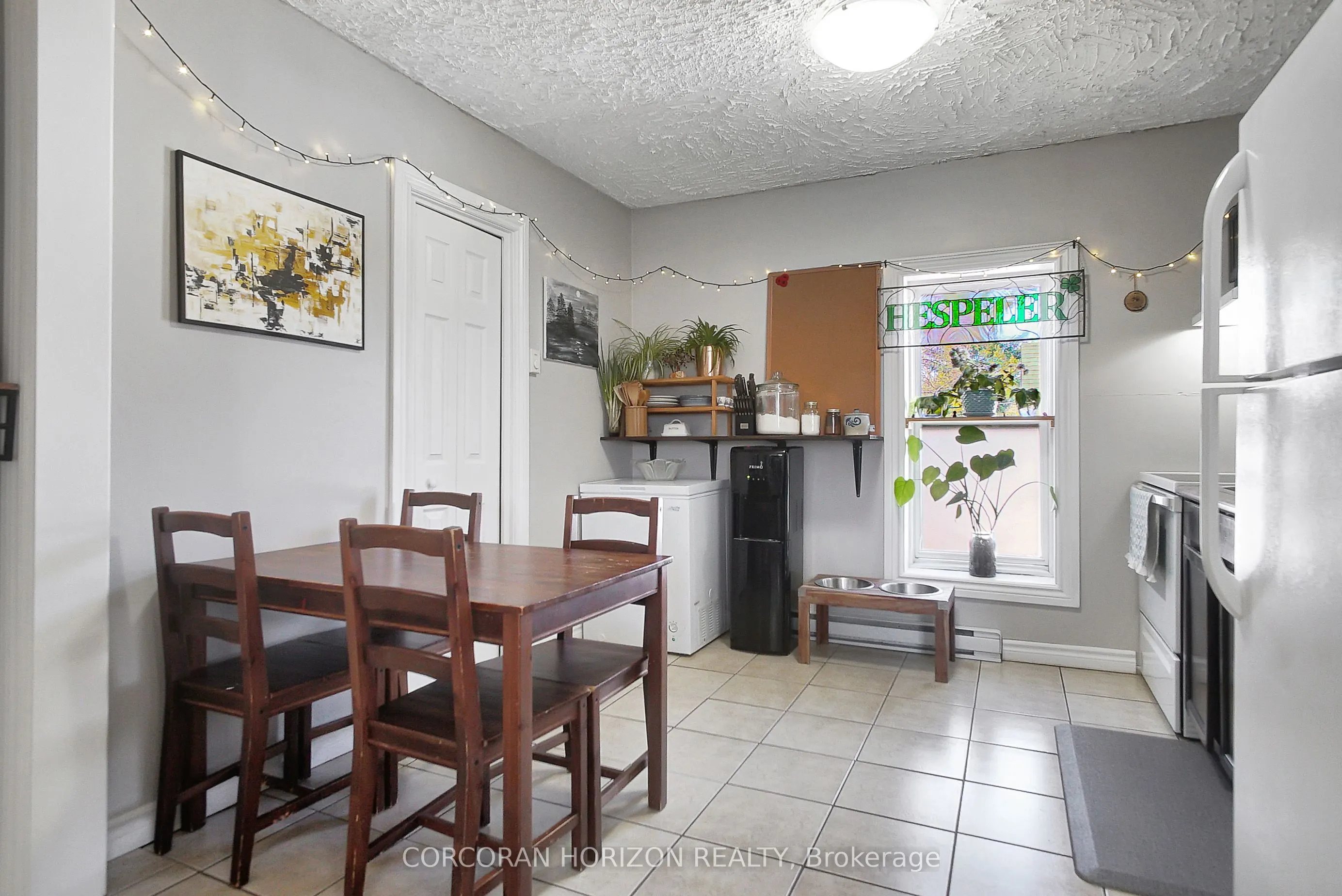 17 Shaw Avenue W