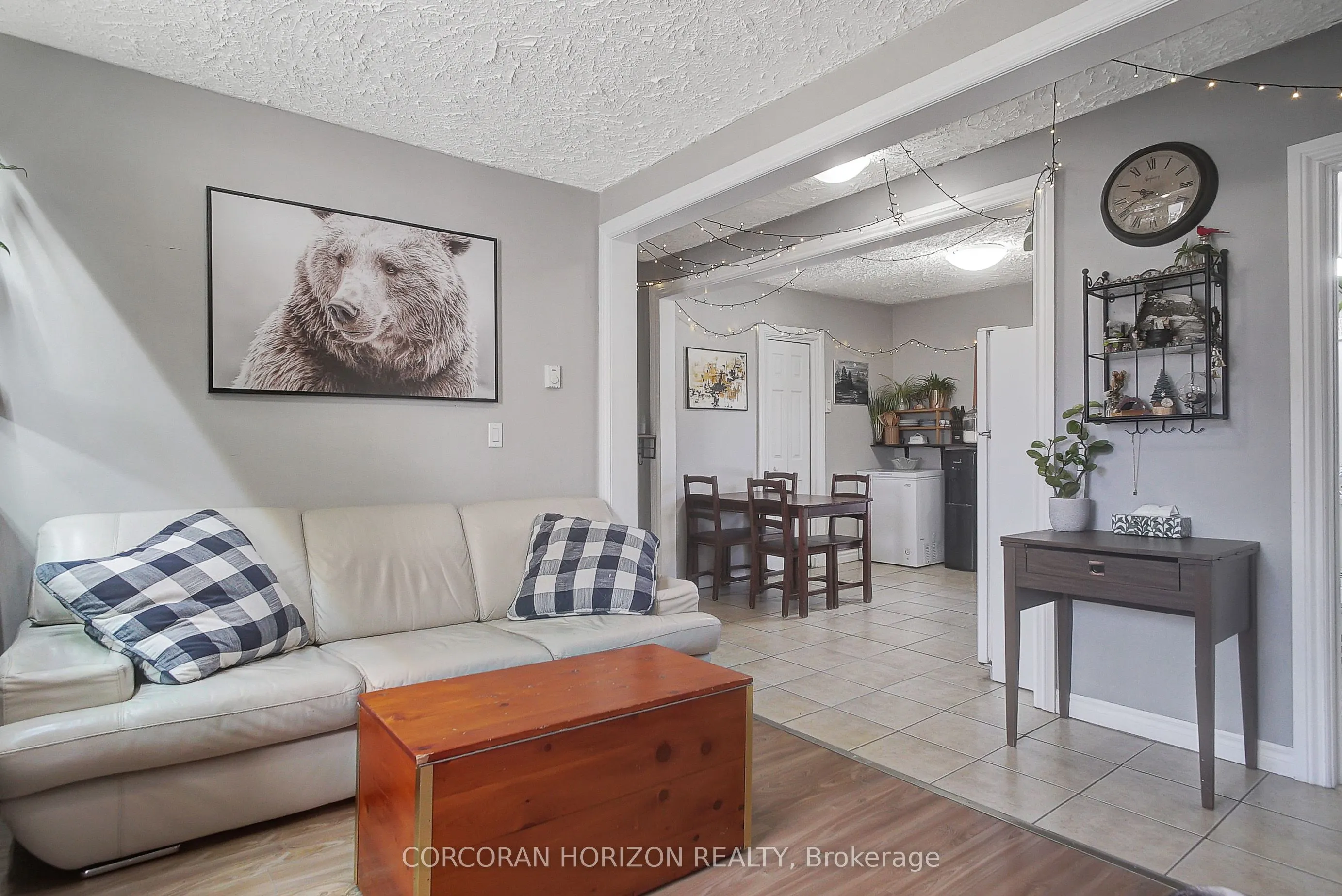 17 Shaw Avenue W