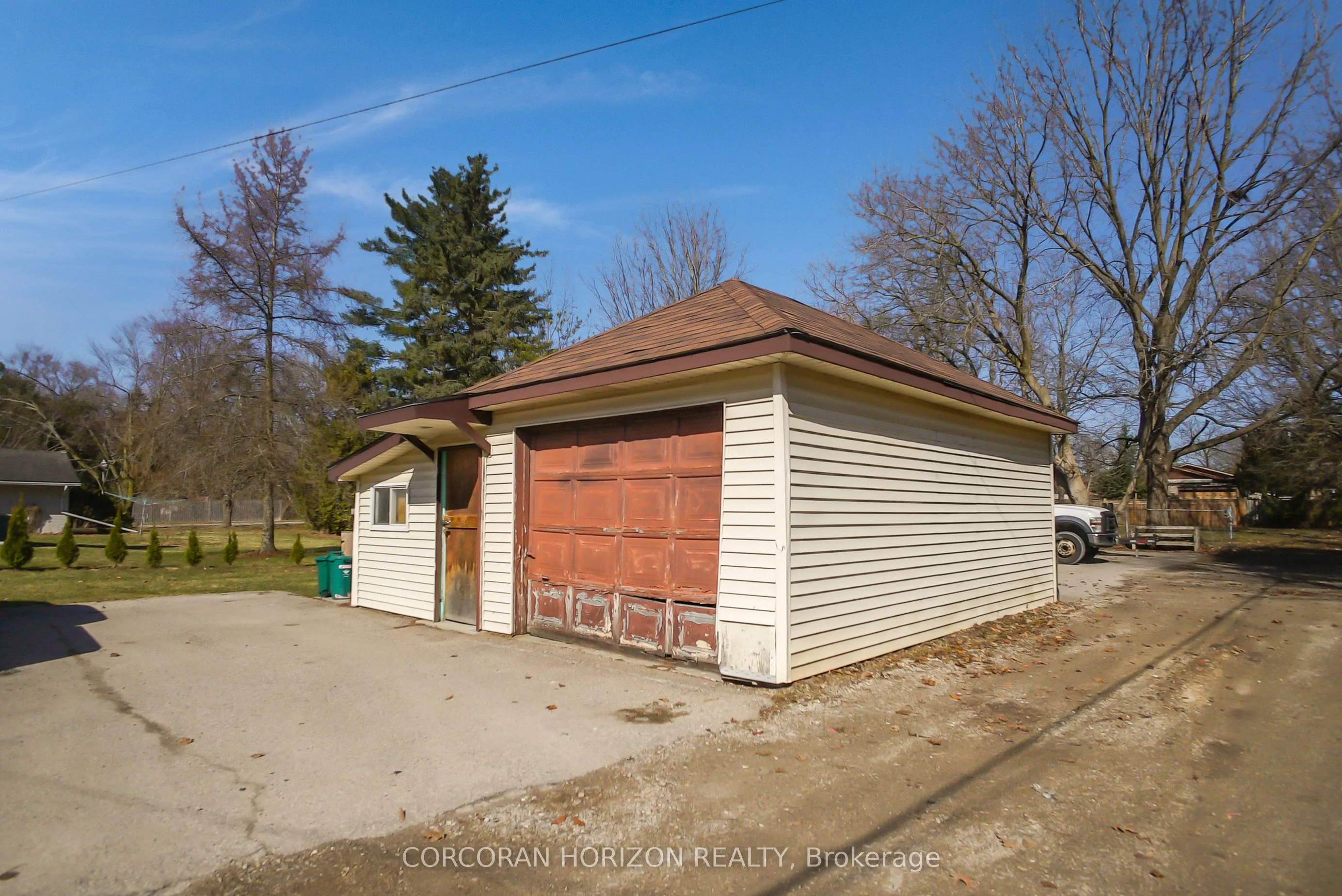 17 Shaw Avenue W