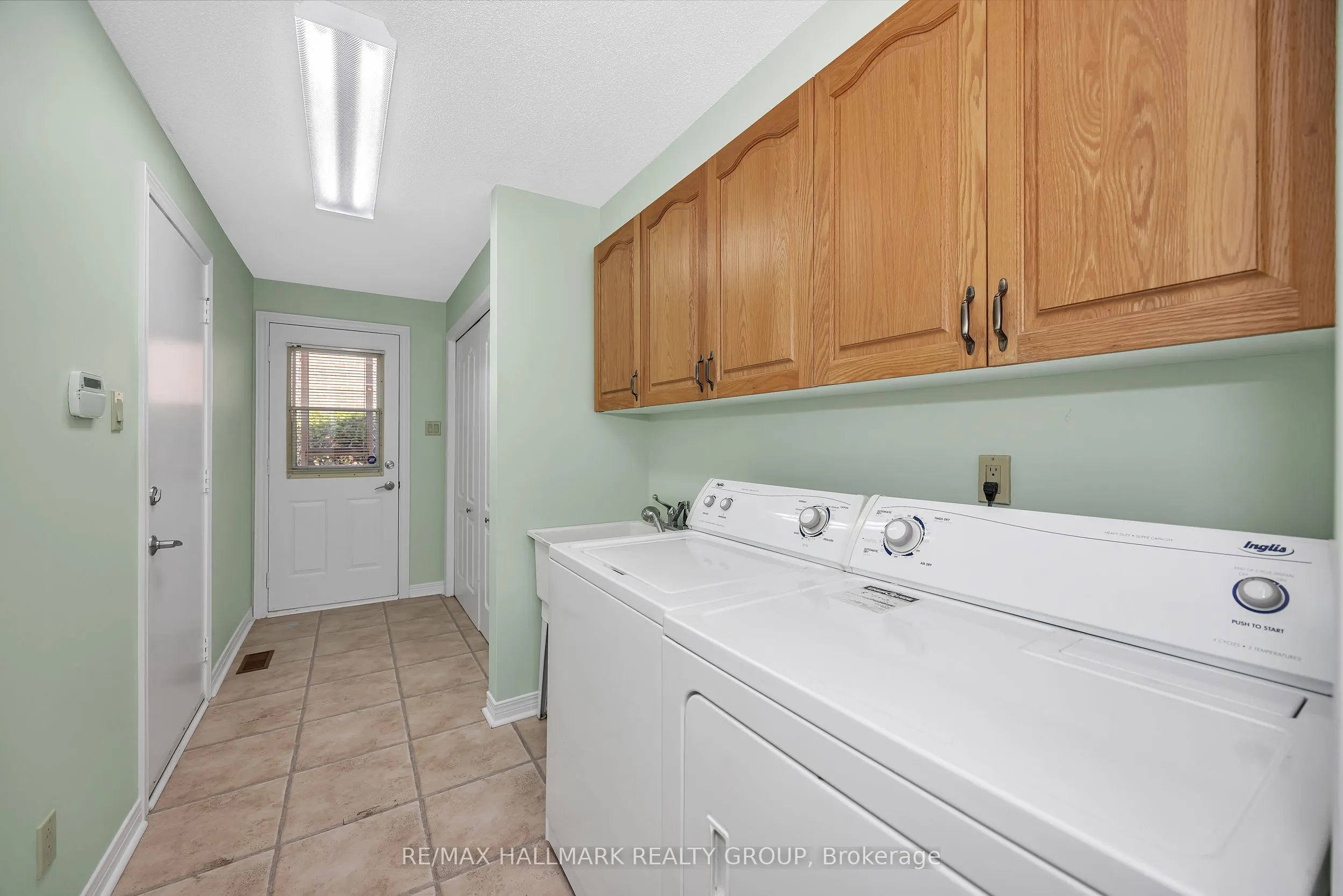 1725 Autumn Ridge Drive