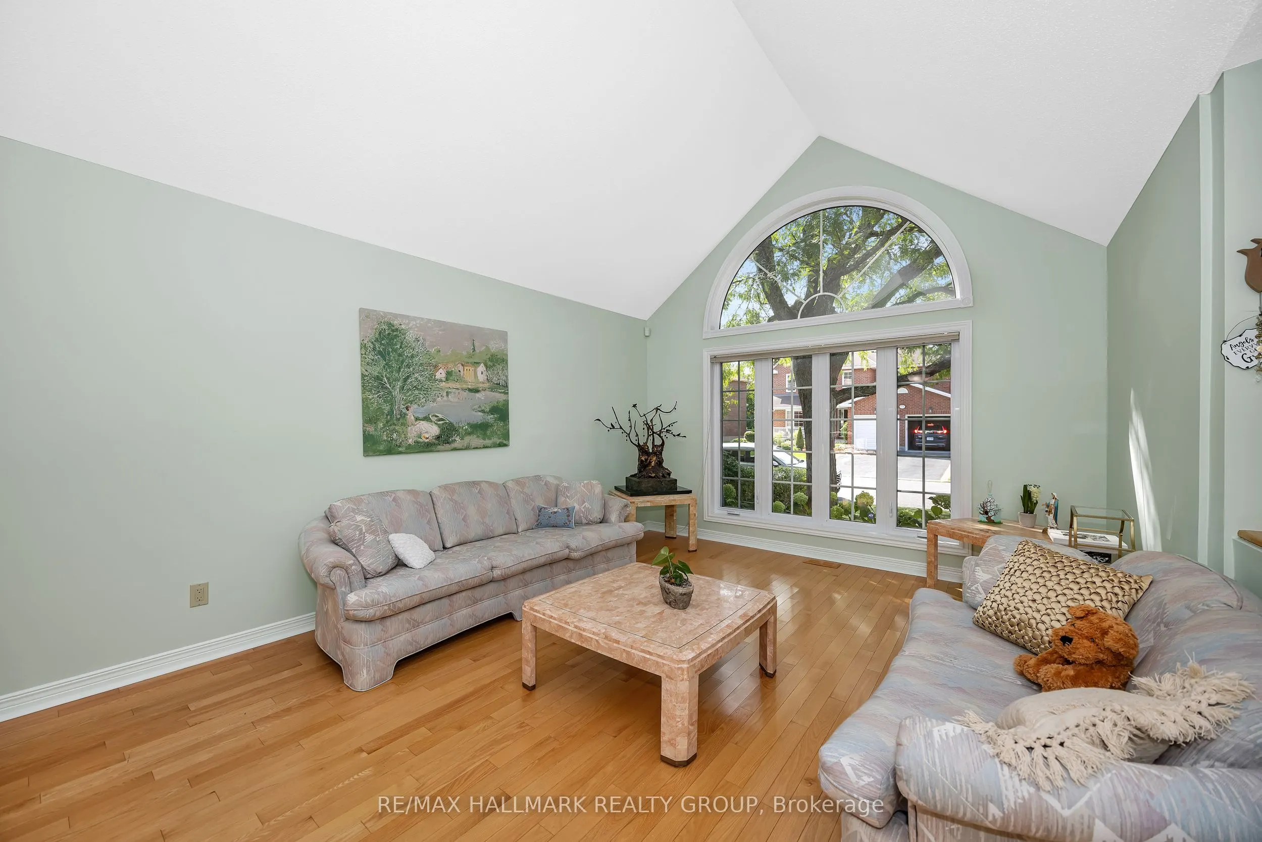 1725 Autumn Ridge Drive