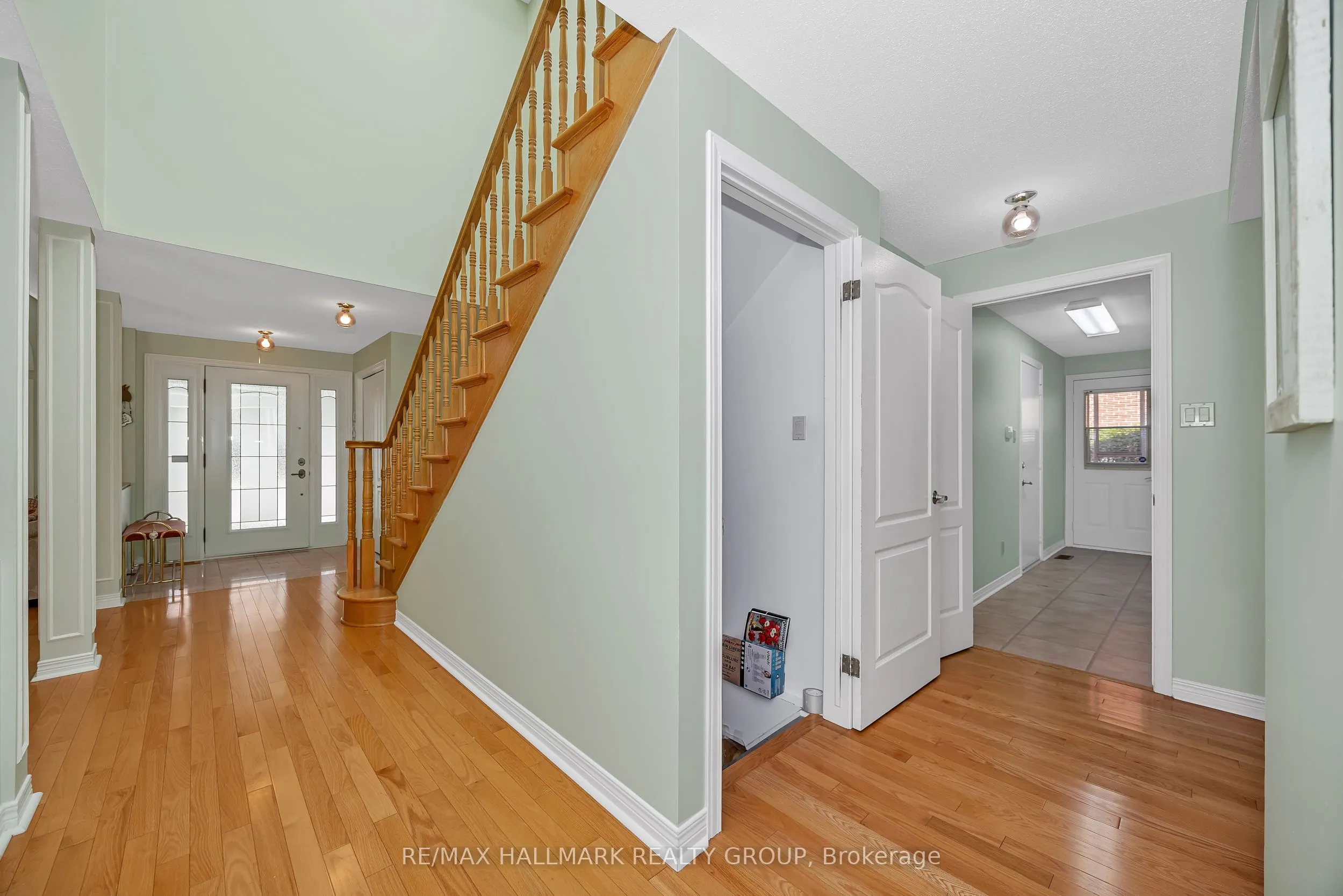 1725 Autumn Ridge Drive