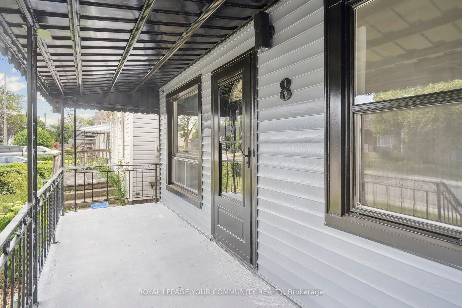 8 Merchison Avenue