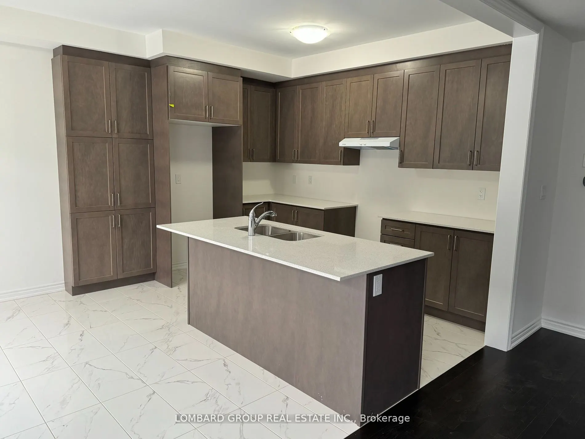 21 Stanley Leitch Drive
