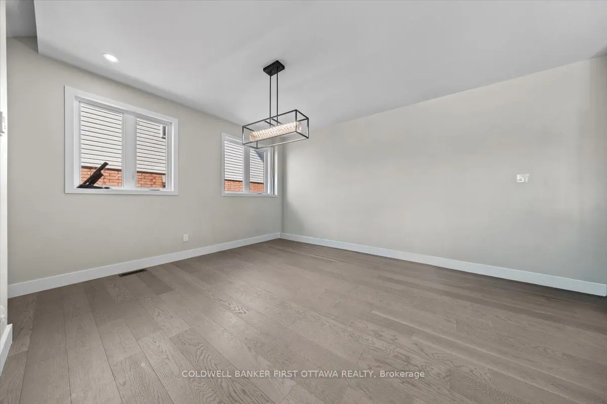 22 Inverkip Avenue, #A/B
