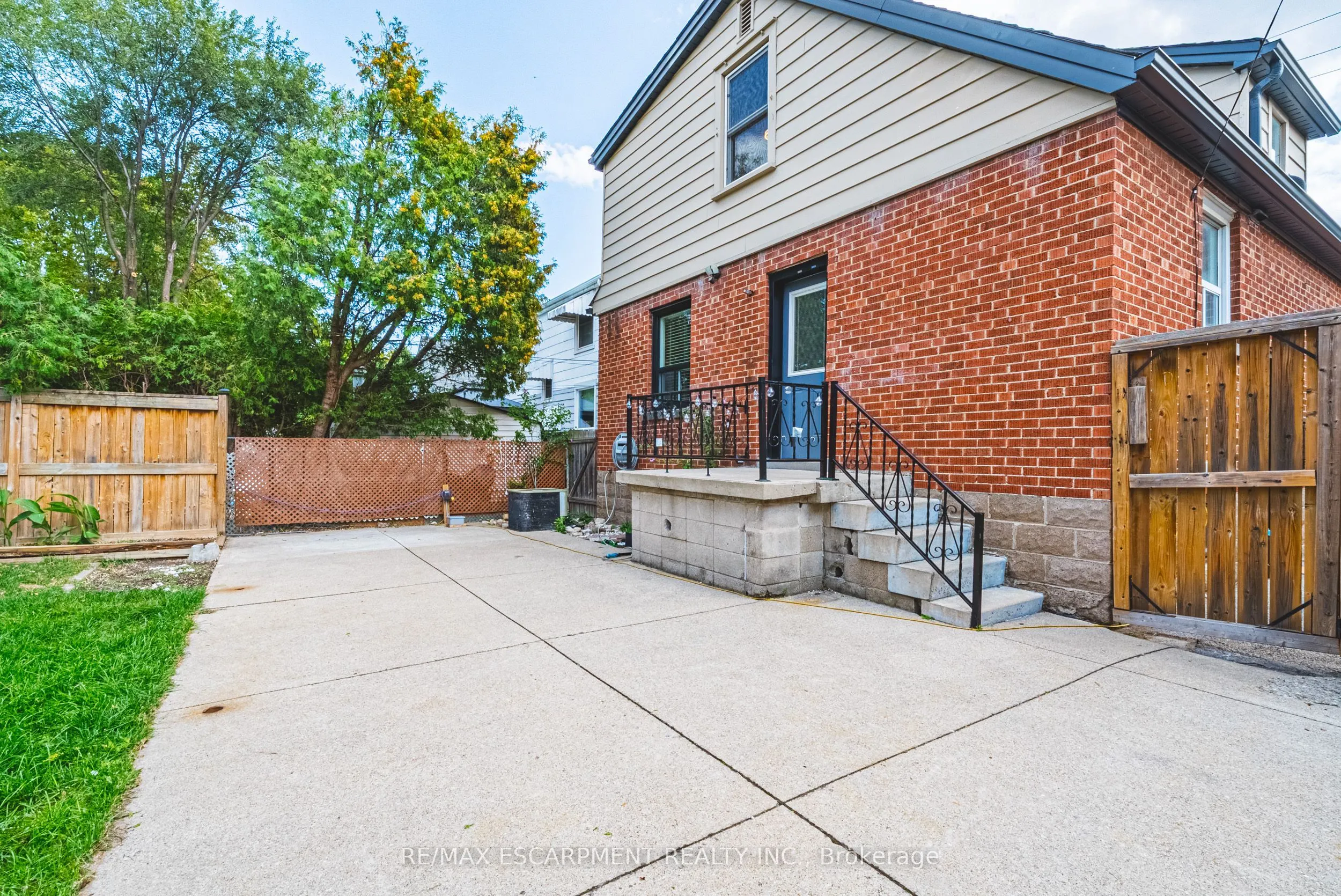 212 RODGERS Road