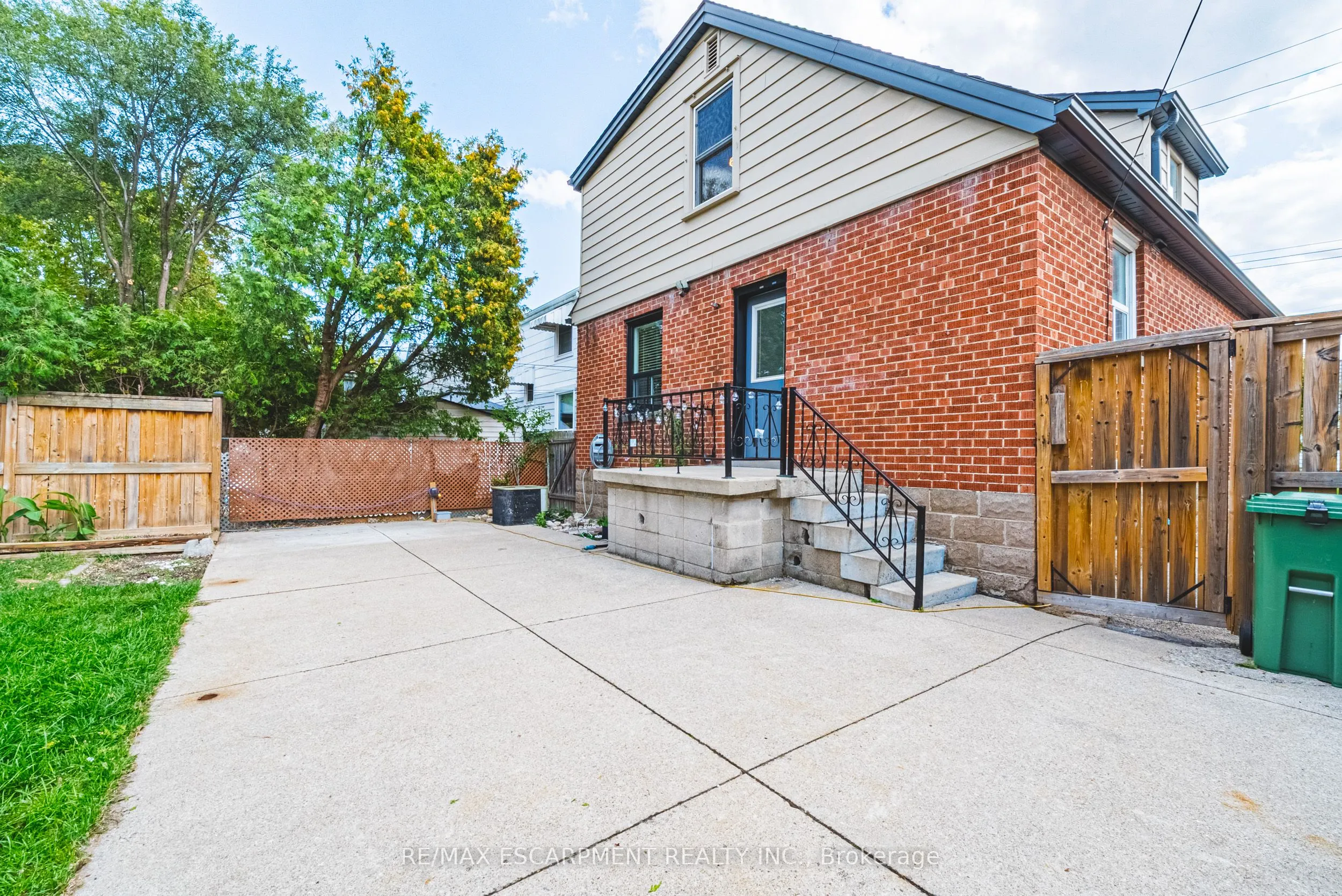 212 RODGERS Road