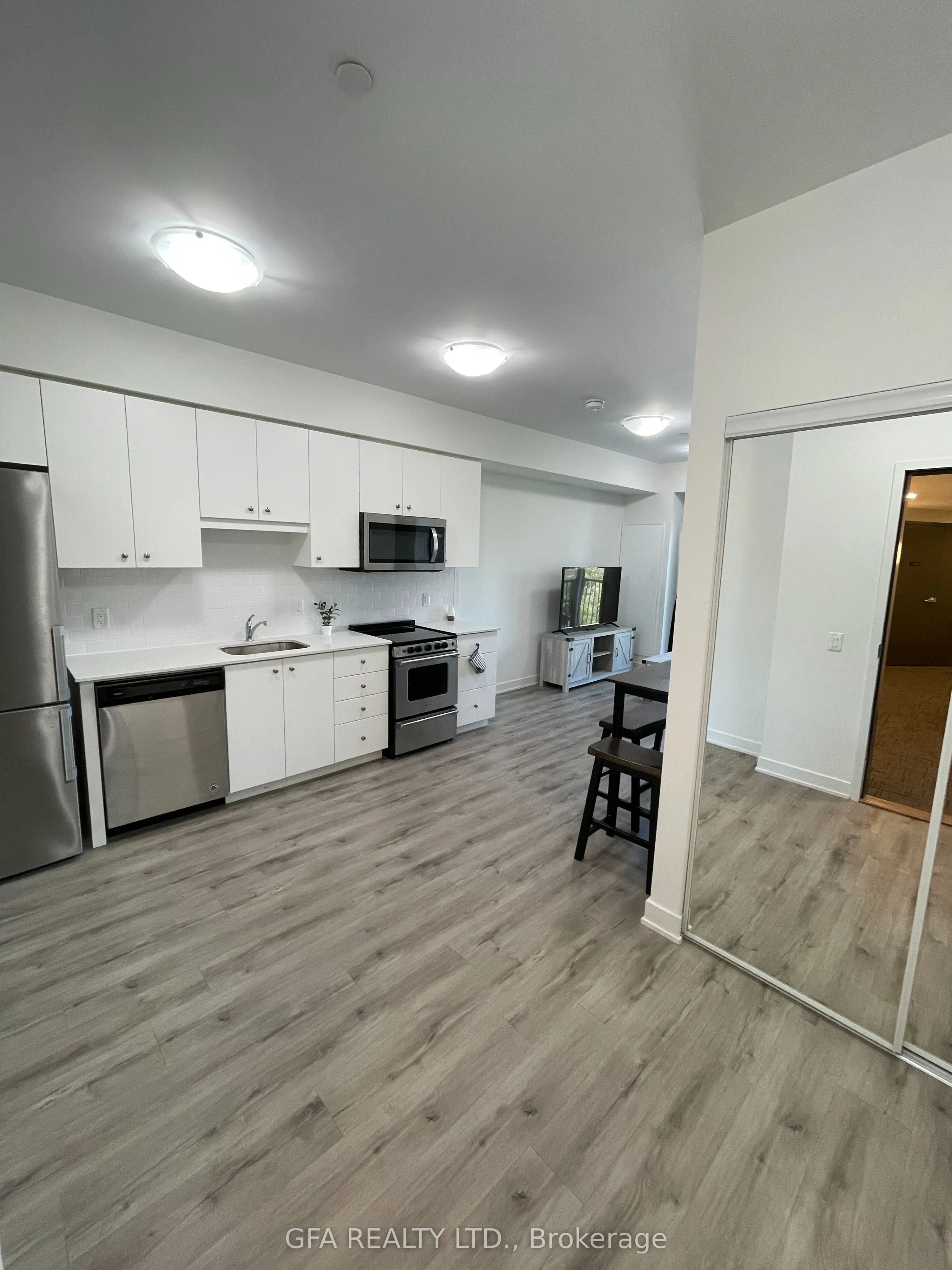 110 Fergus Avenue, #430
