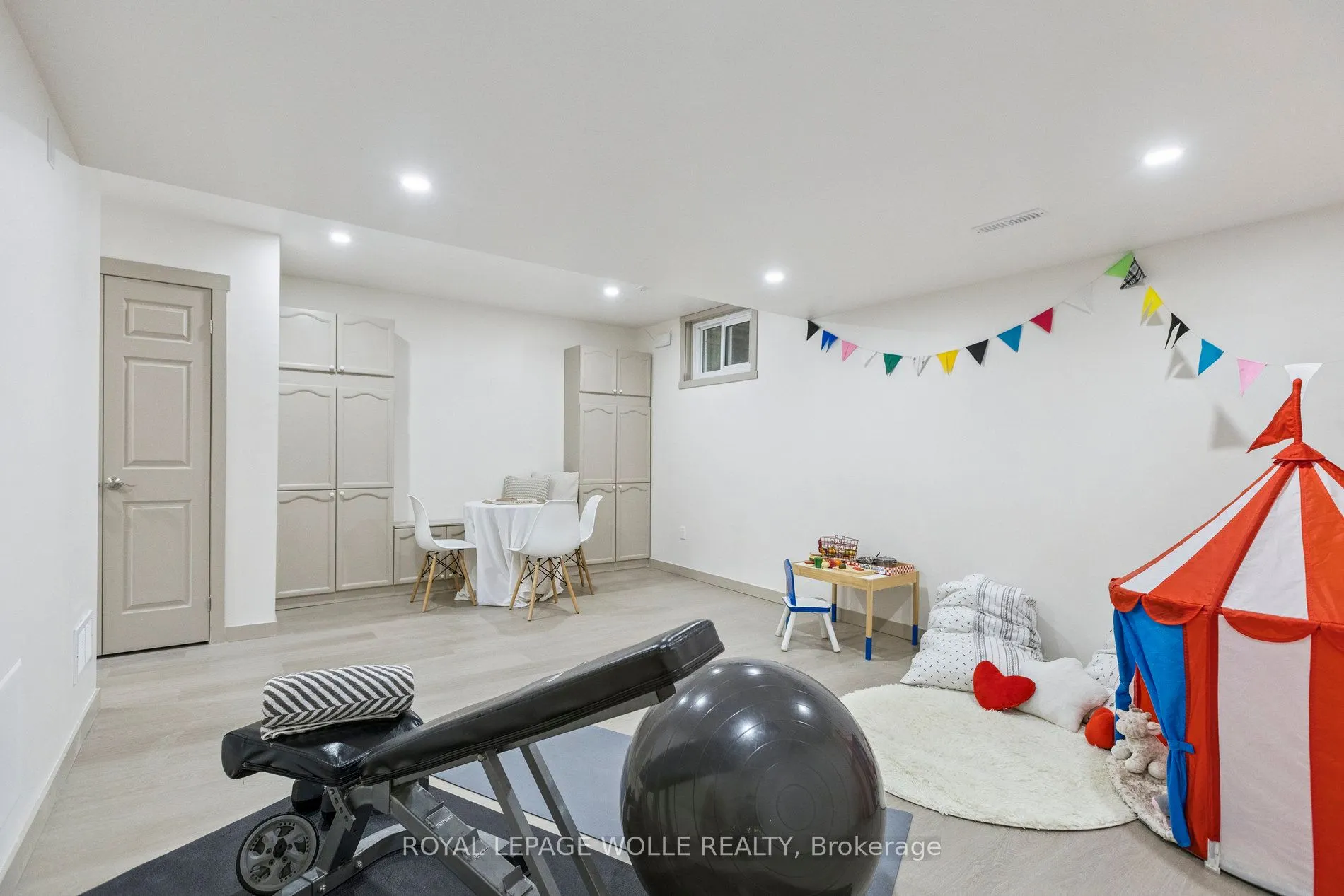 89 Woolwich Street, #27