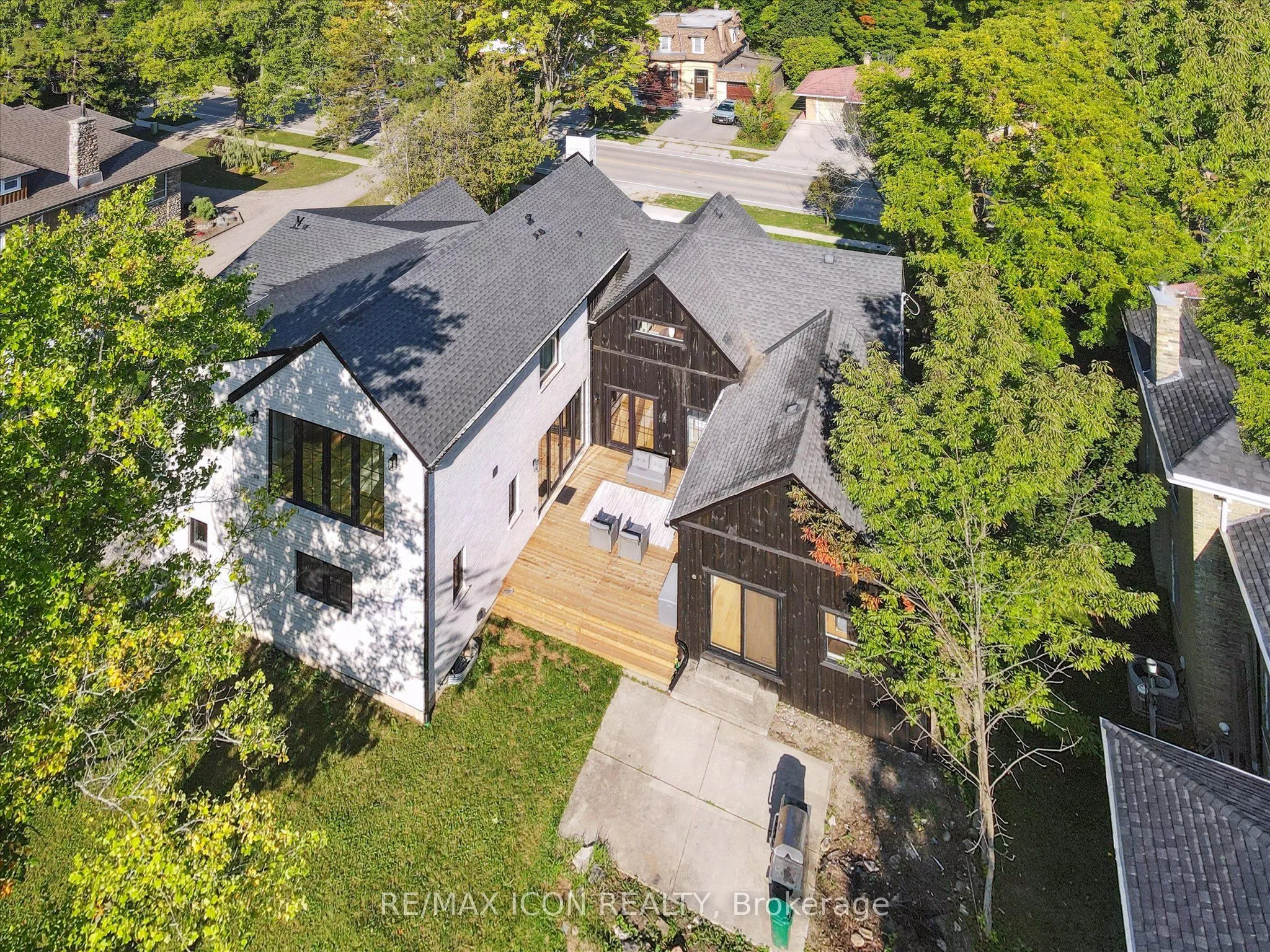 413 Huron Street