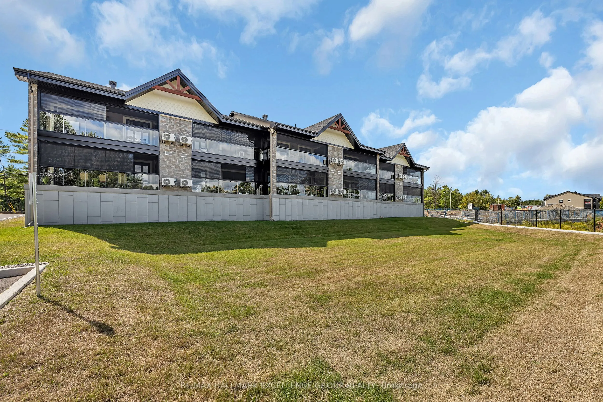 360 Montee Outaouais Road, #707