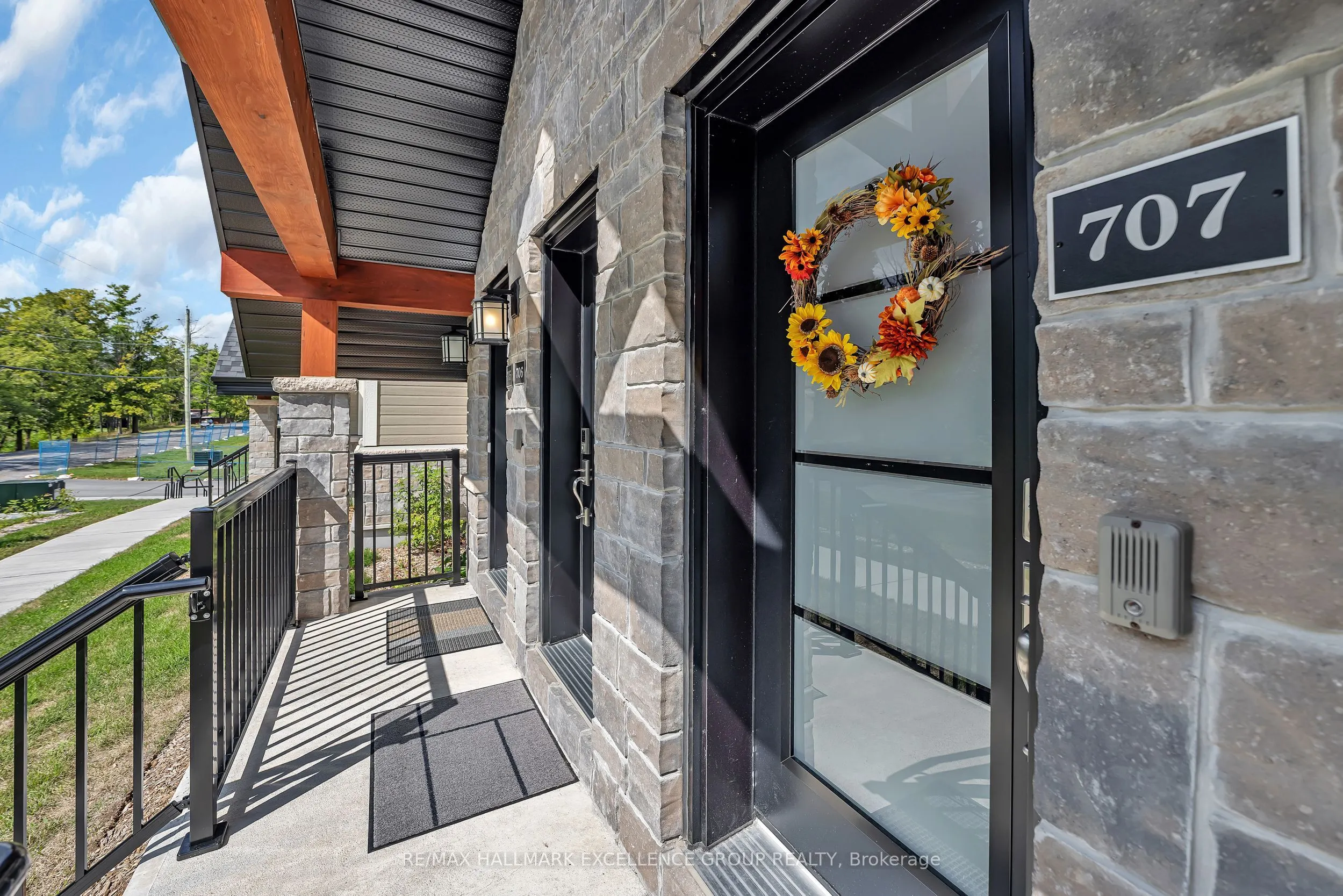 360 Montee Outaouais Road, #707