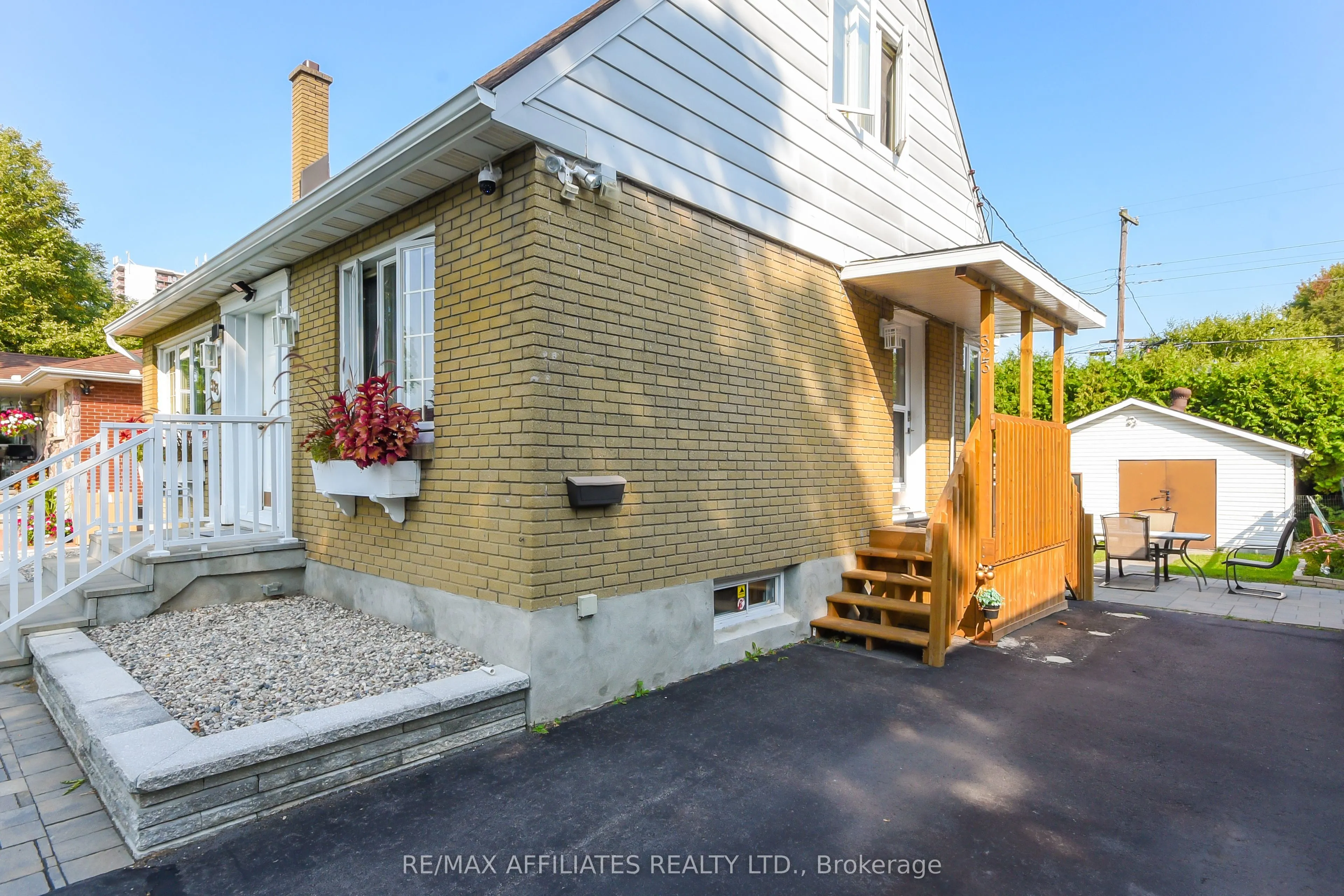 323 Fullerton Avenue