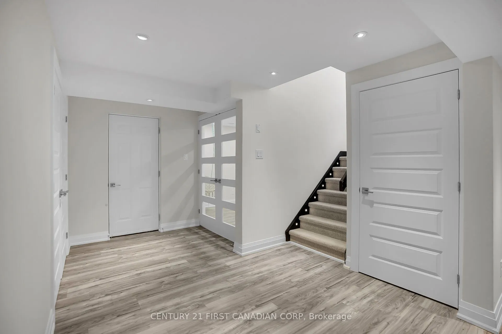 90 Pebblecreek Walk W
